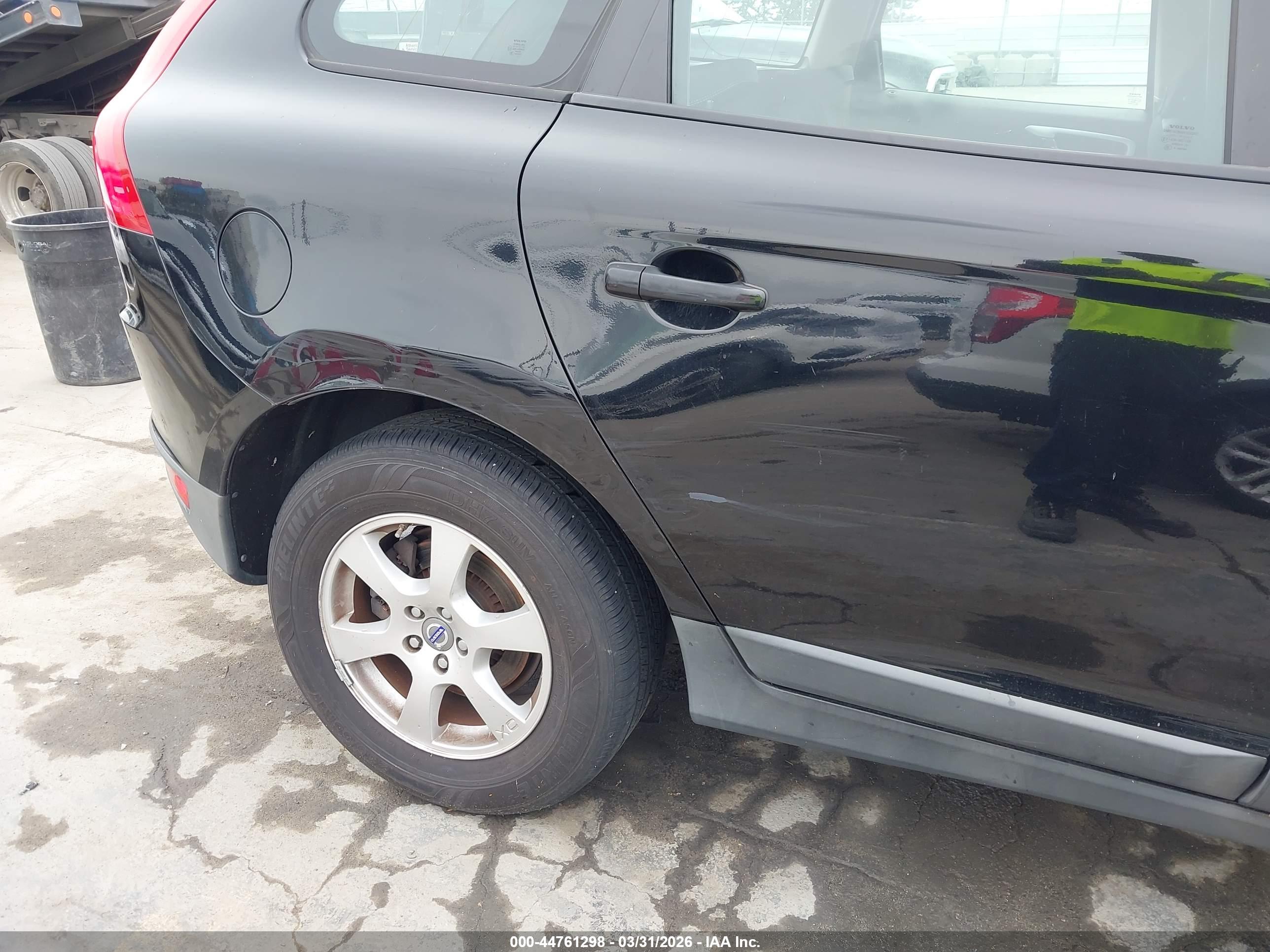 VOLVO XC60 image 6
