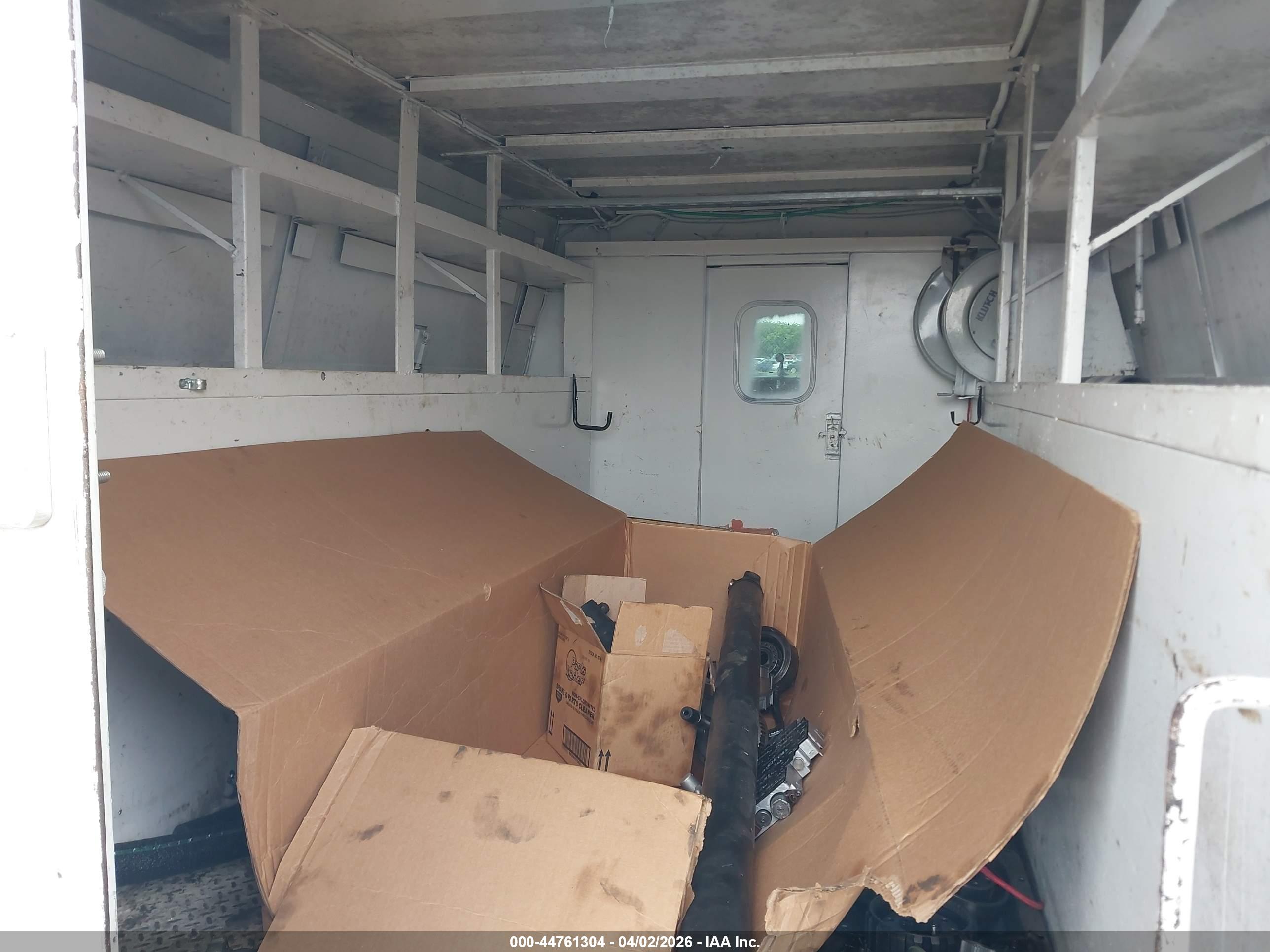 CHEVROLET EXPRESS image 8