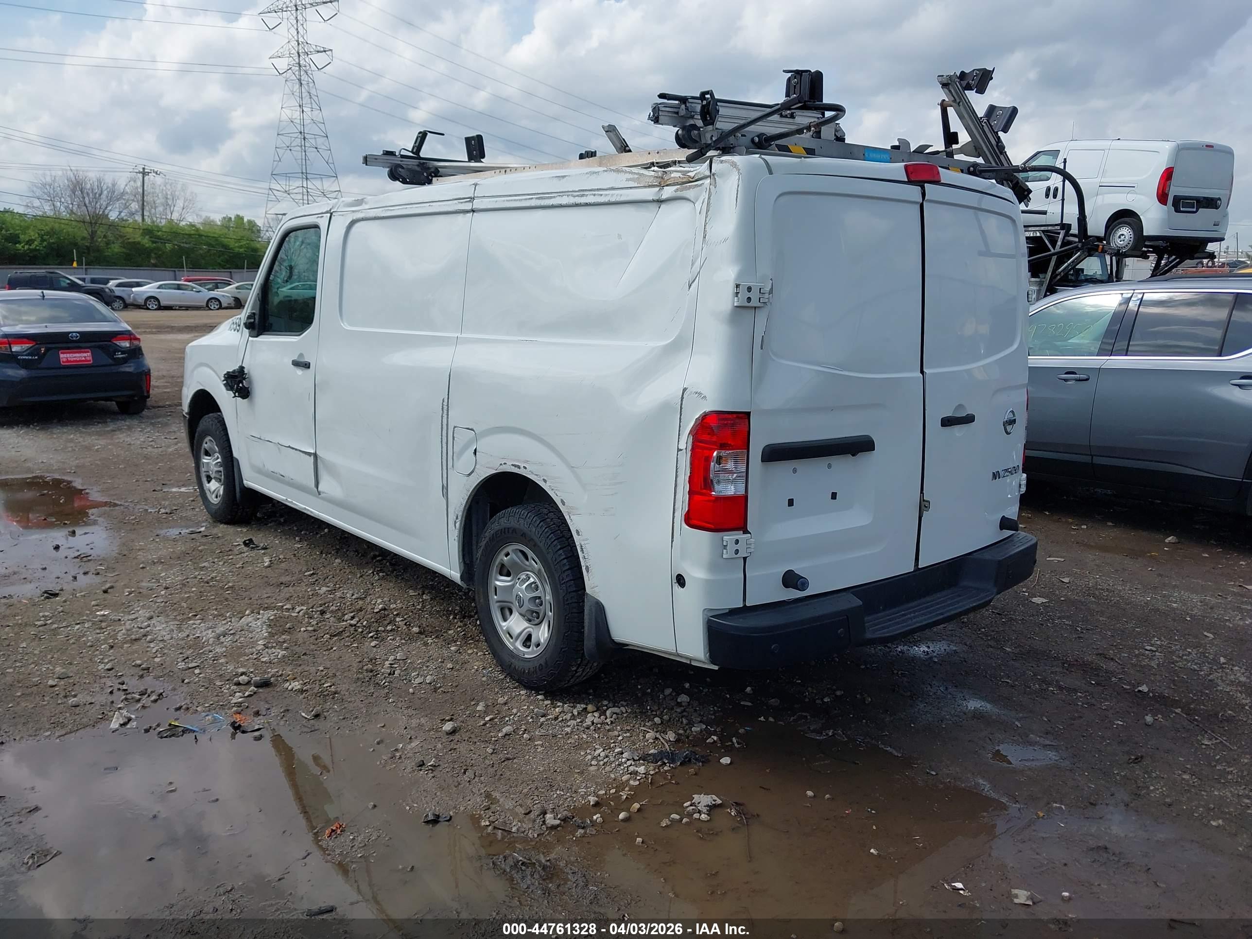 NISSAN NV image 3