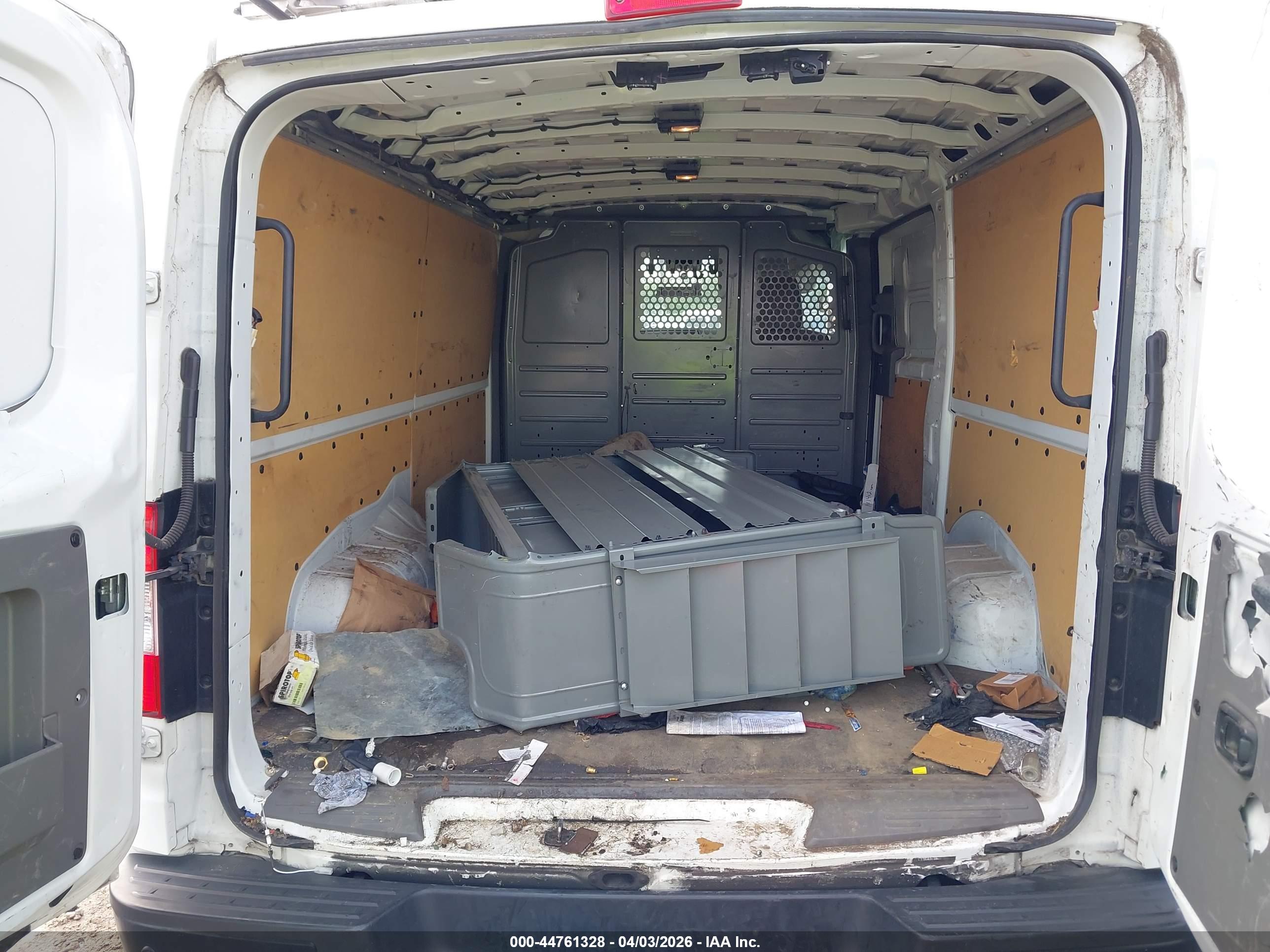 NISSAN NV image 8