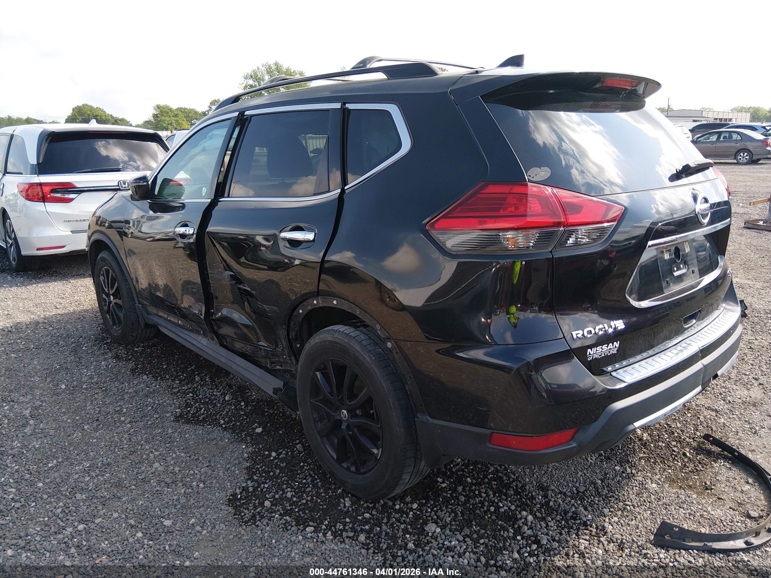 NISSAN ROGUE image 3