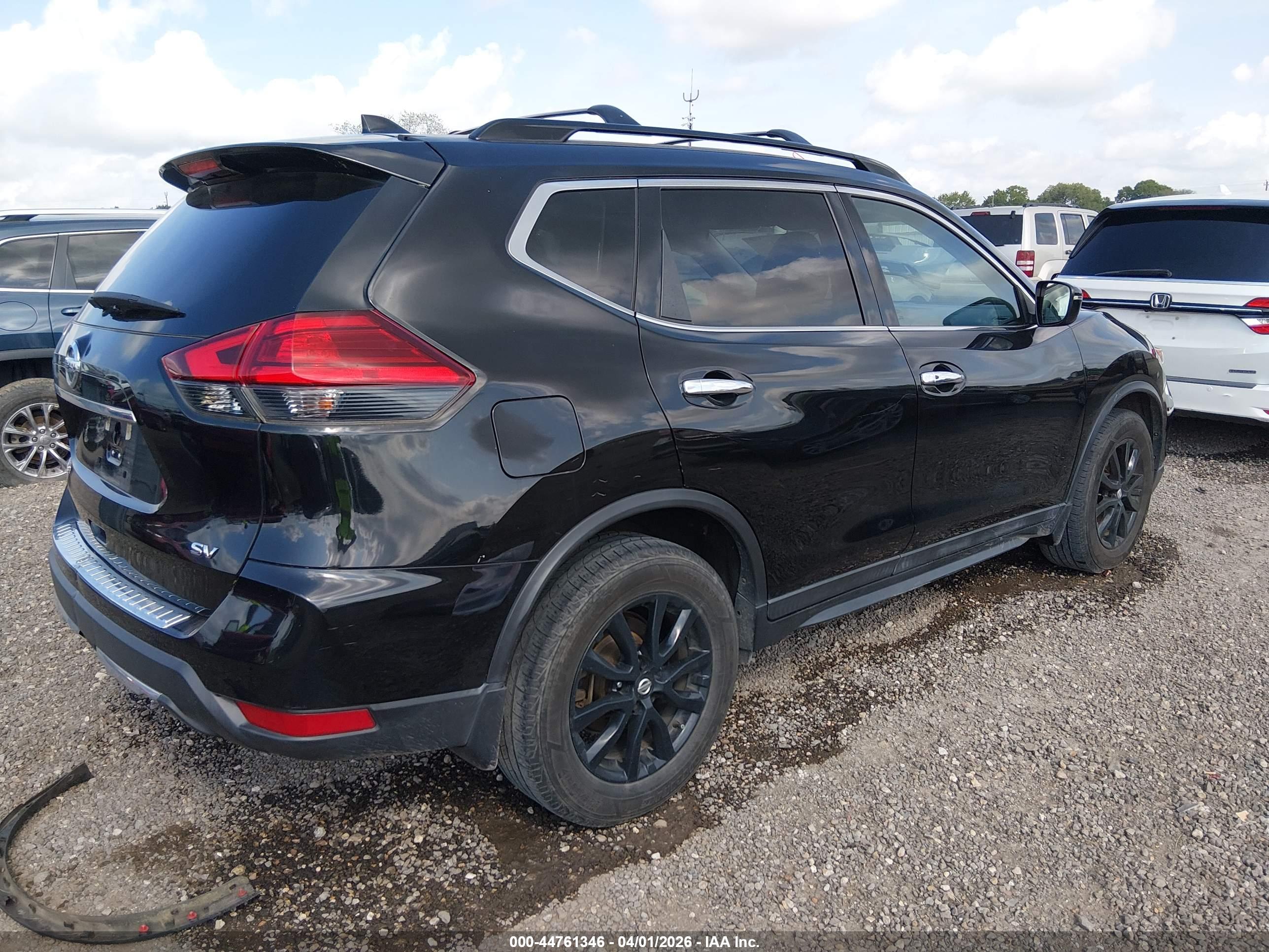 NISSAN ROGUE image 4