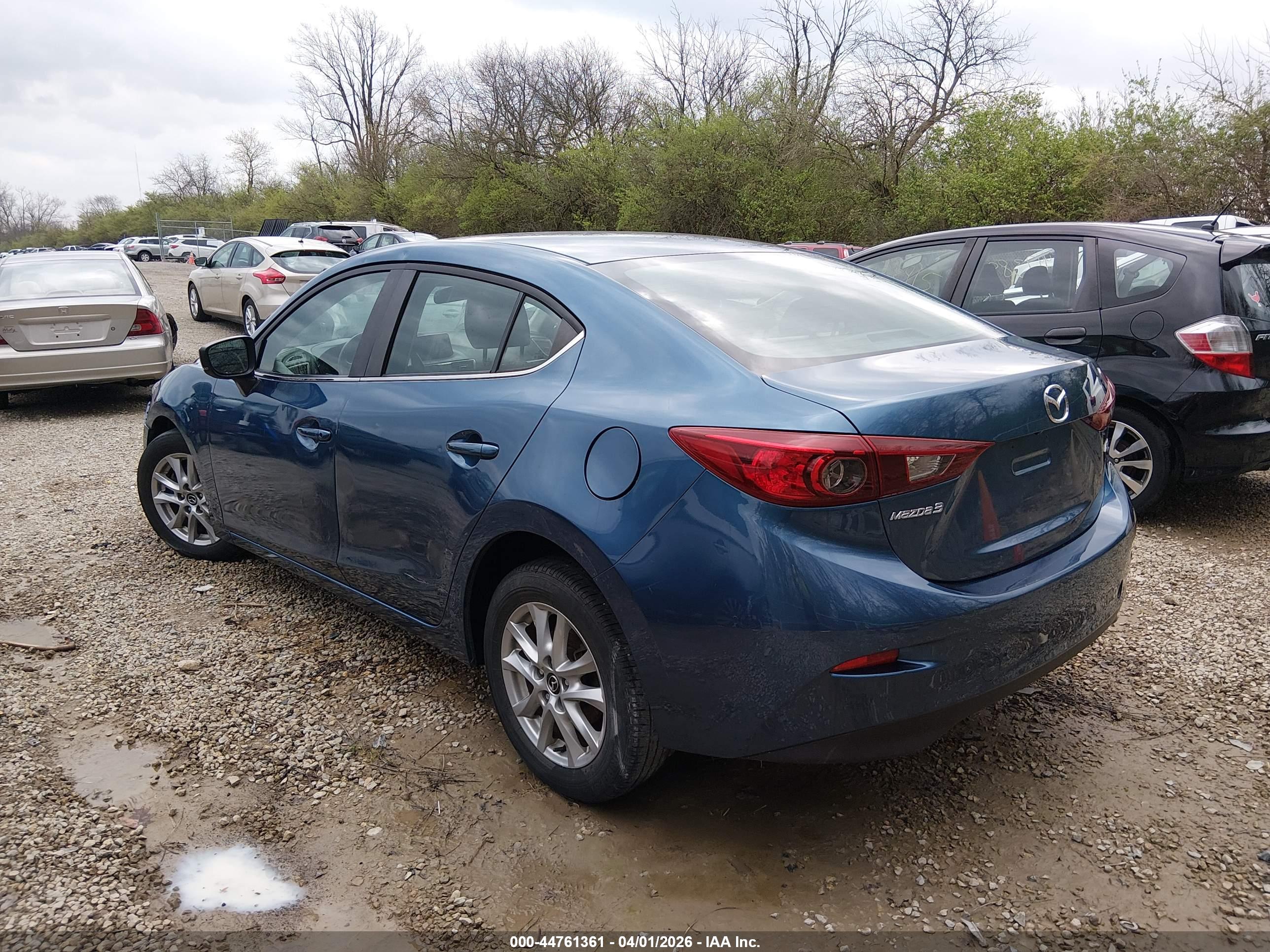 MAZDA MAZDA3 image 3