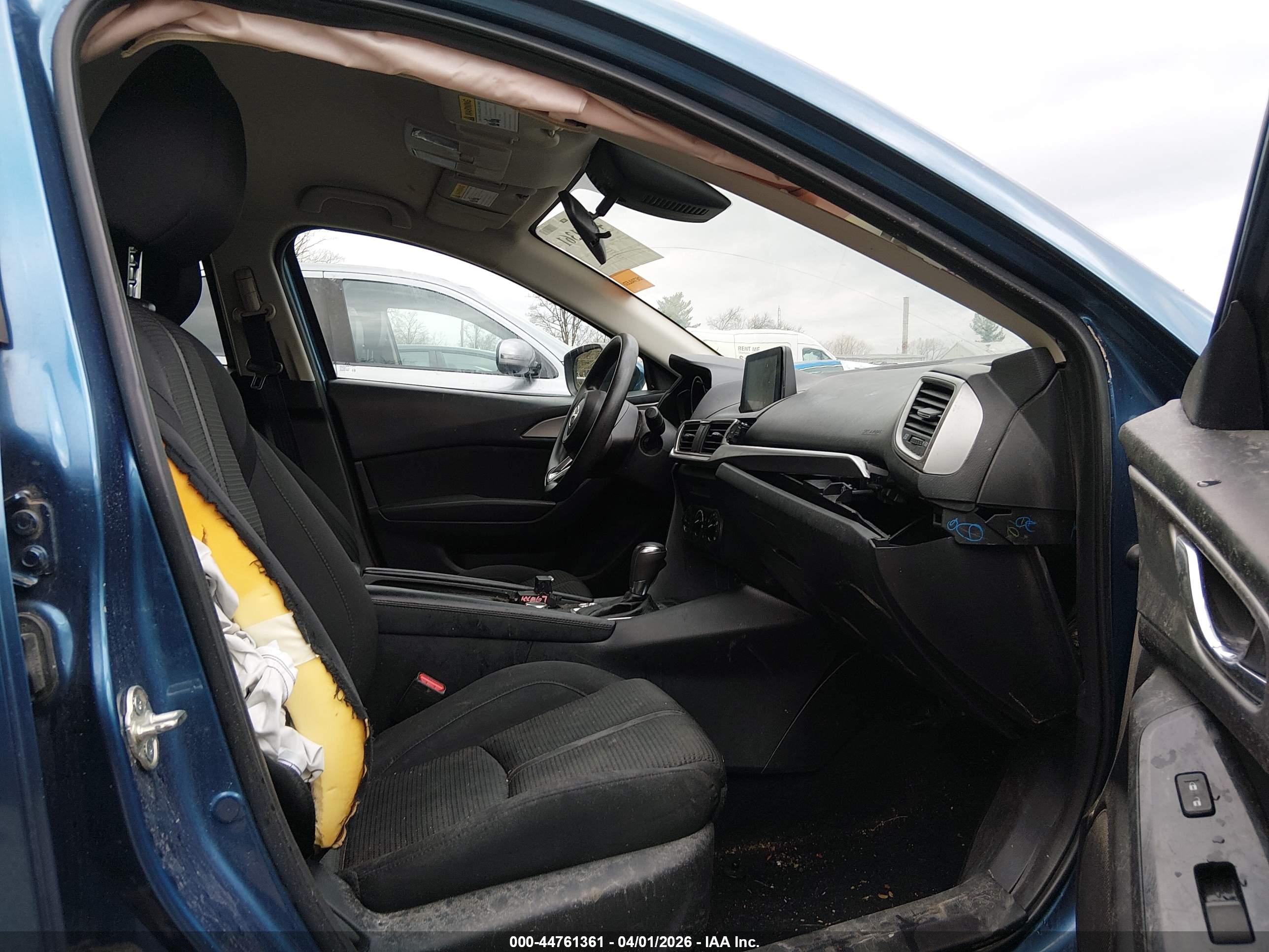 MAZDA MAZDA3 image 5