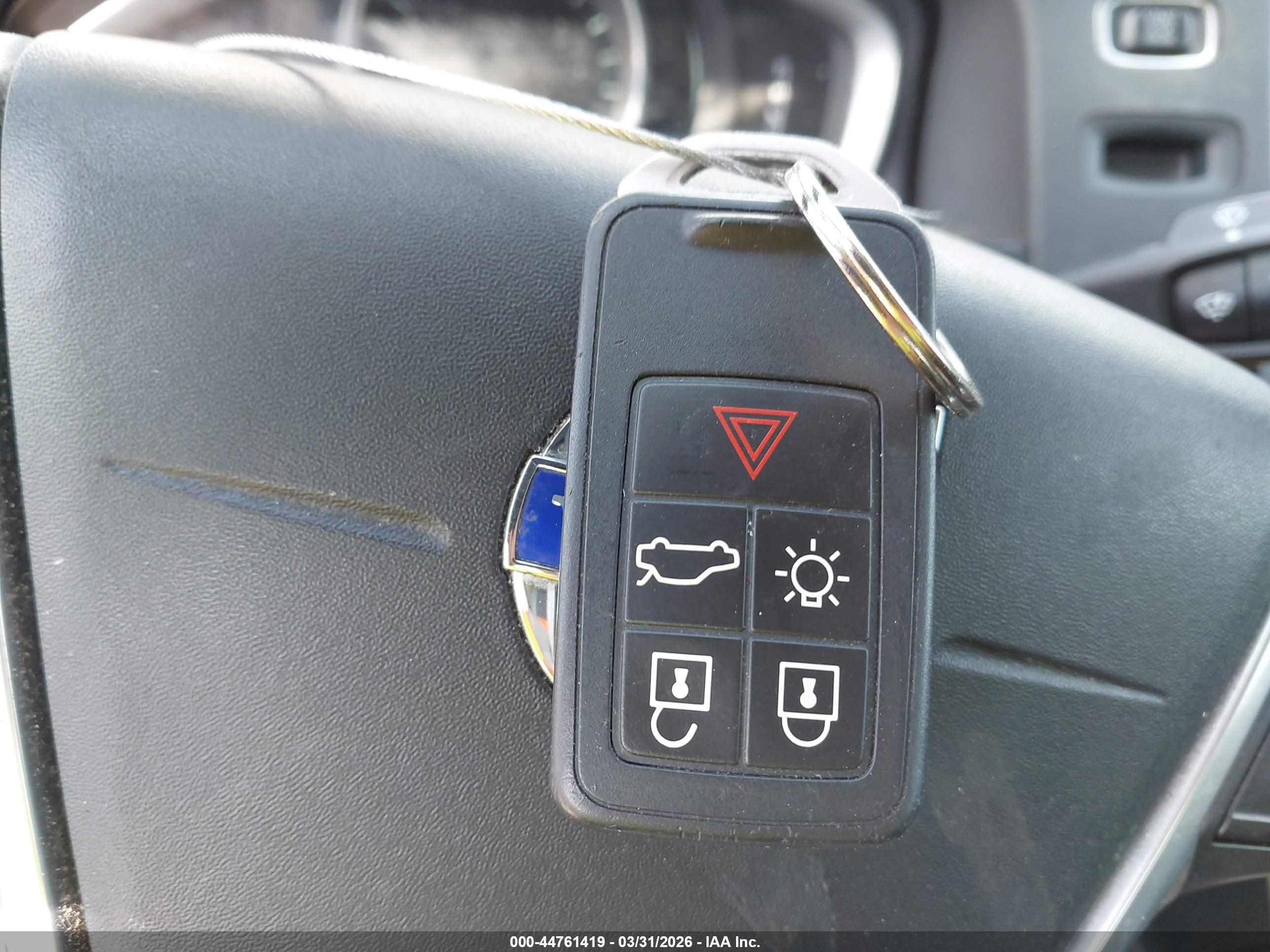 VOLVO S60 image 11
