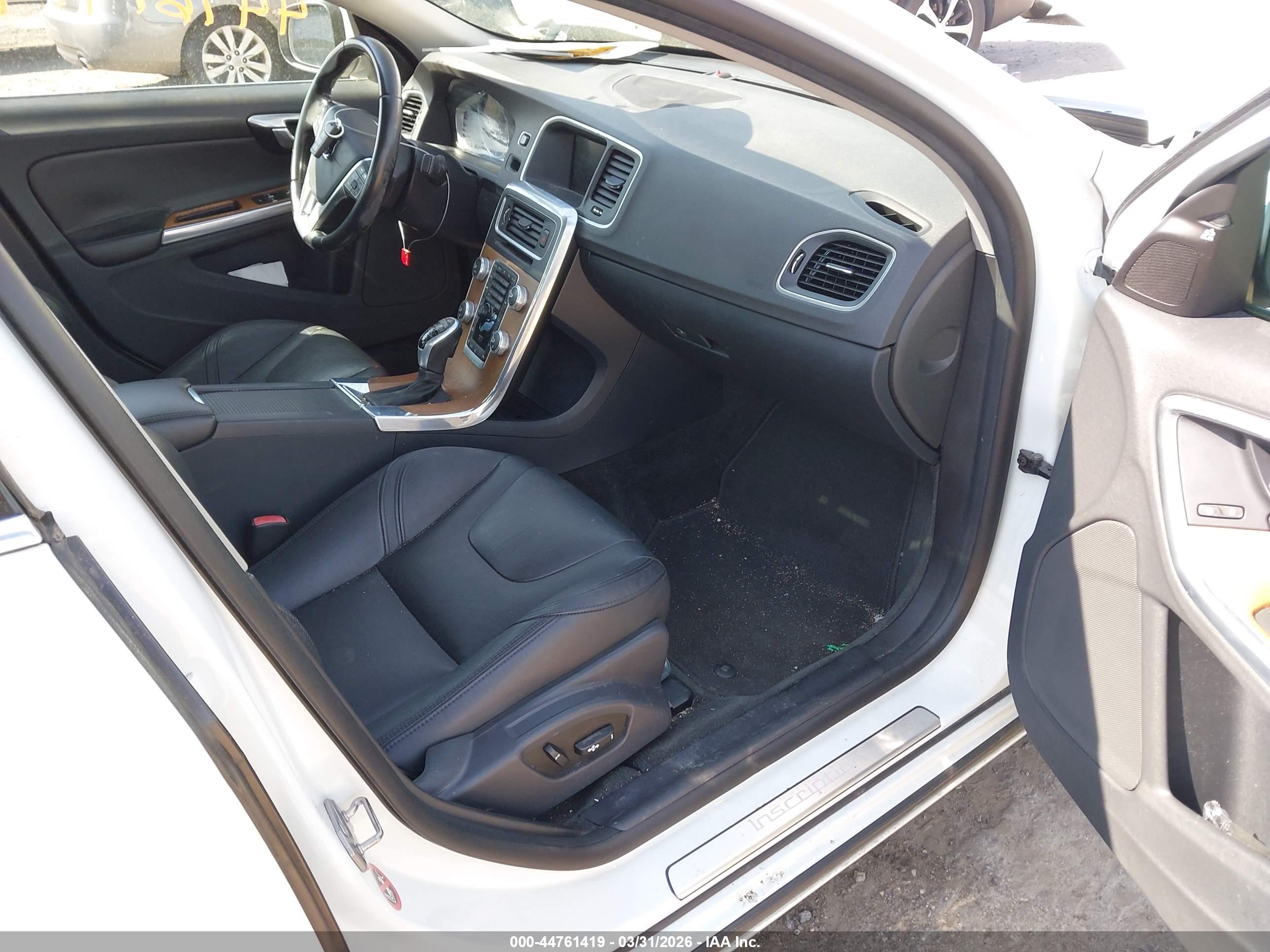 VOLVO S60 image 5