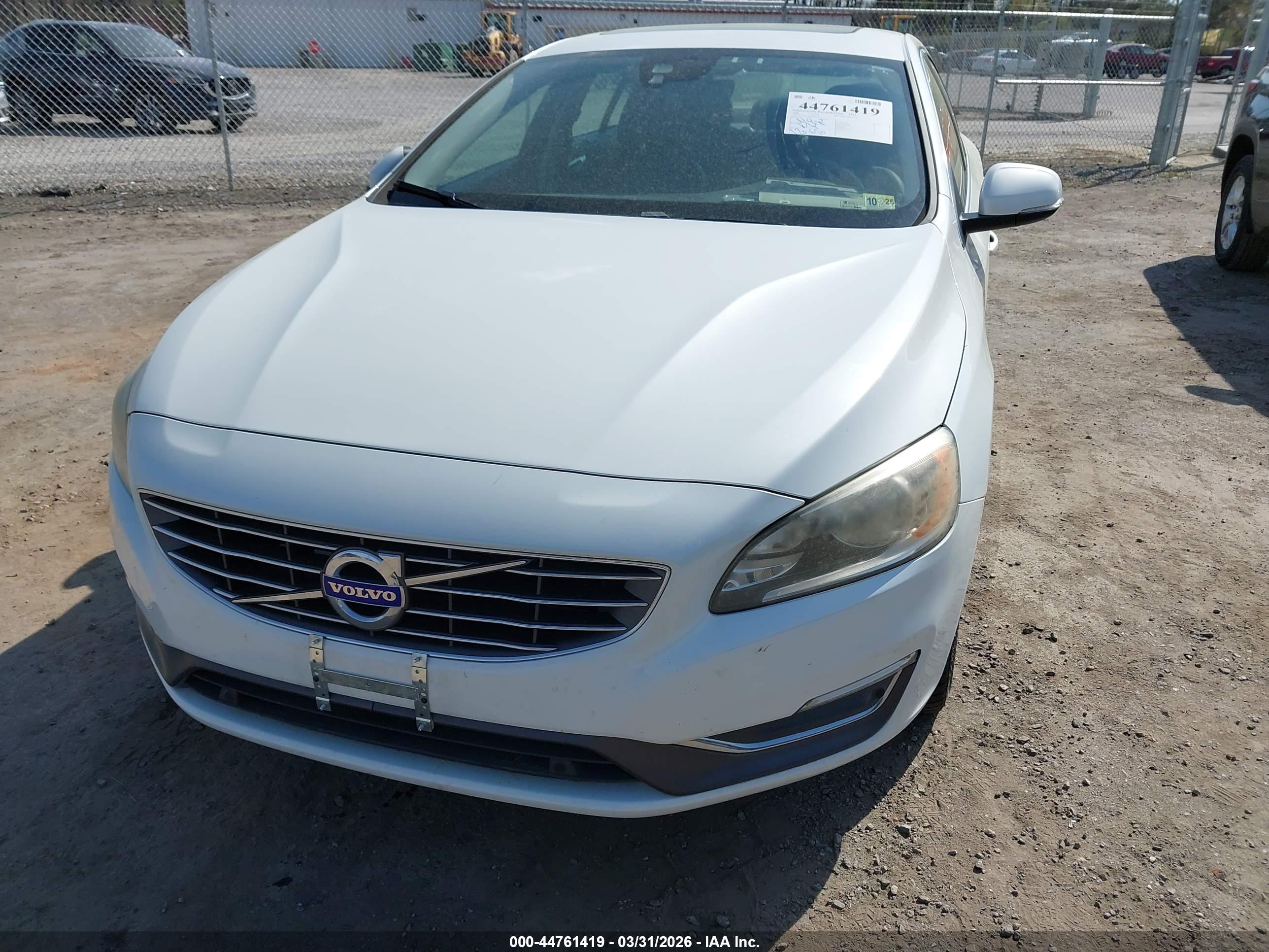 VOLVO S60 image 6