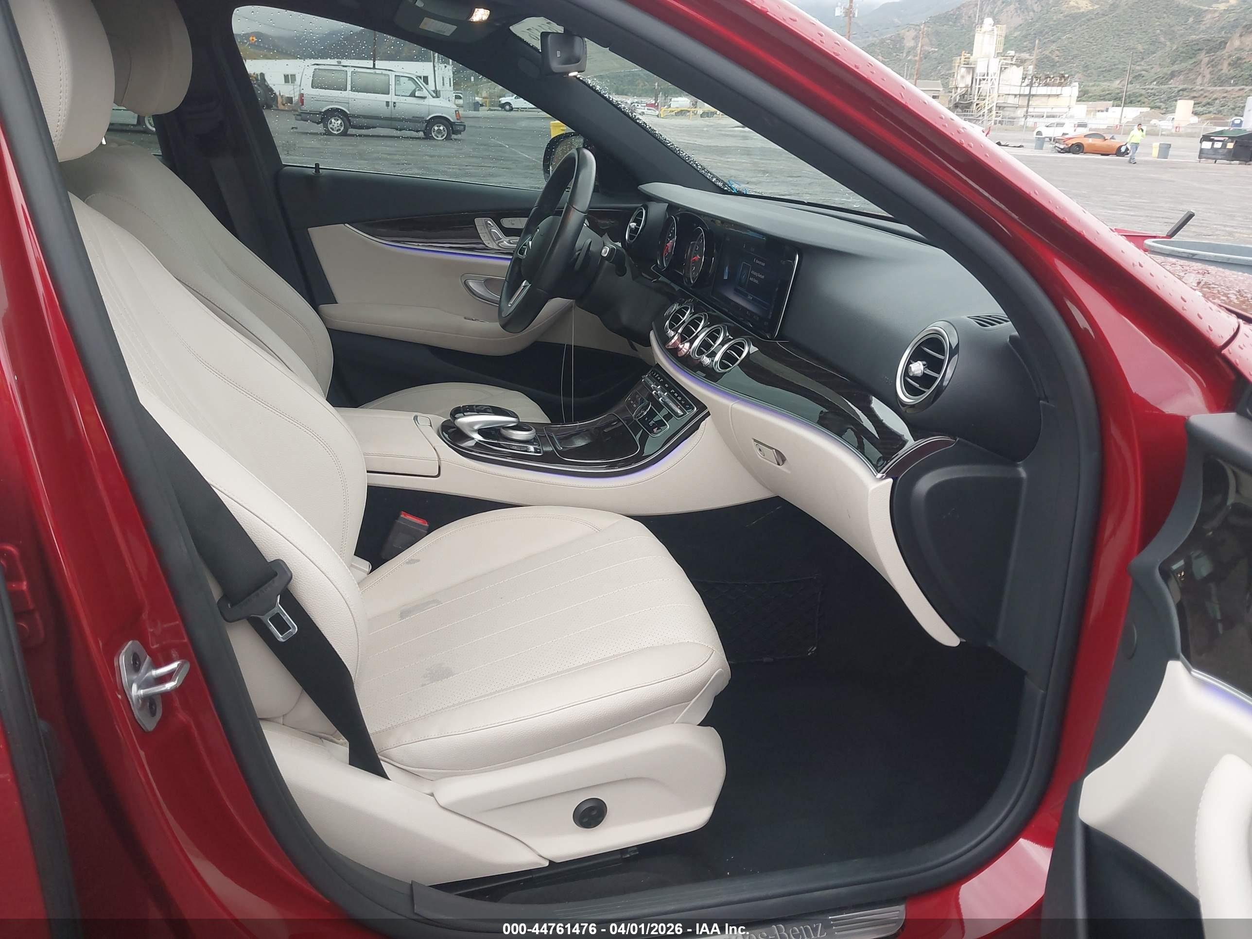 MERCEDES-BENZ E image 5