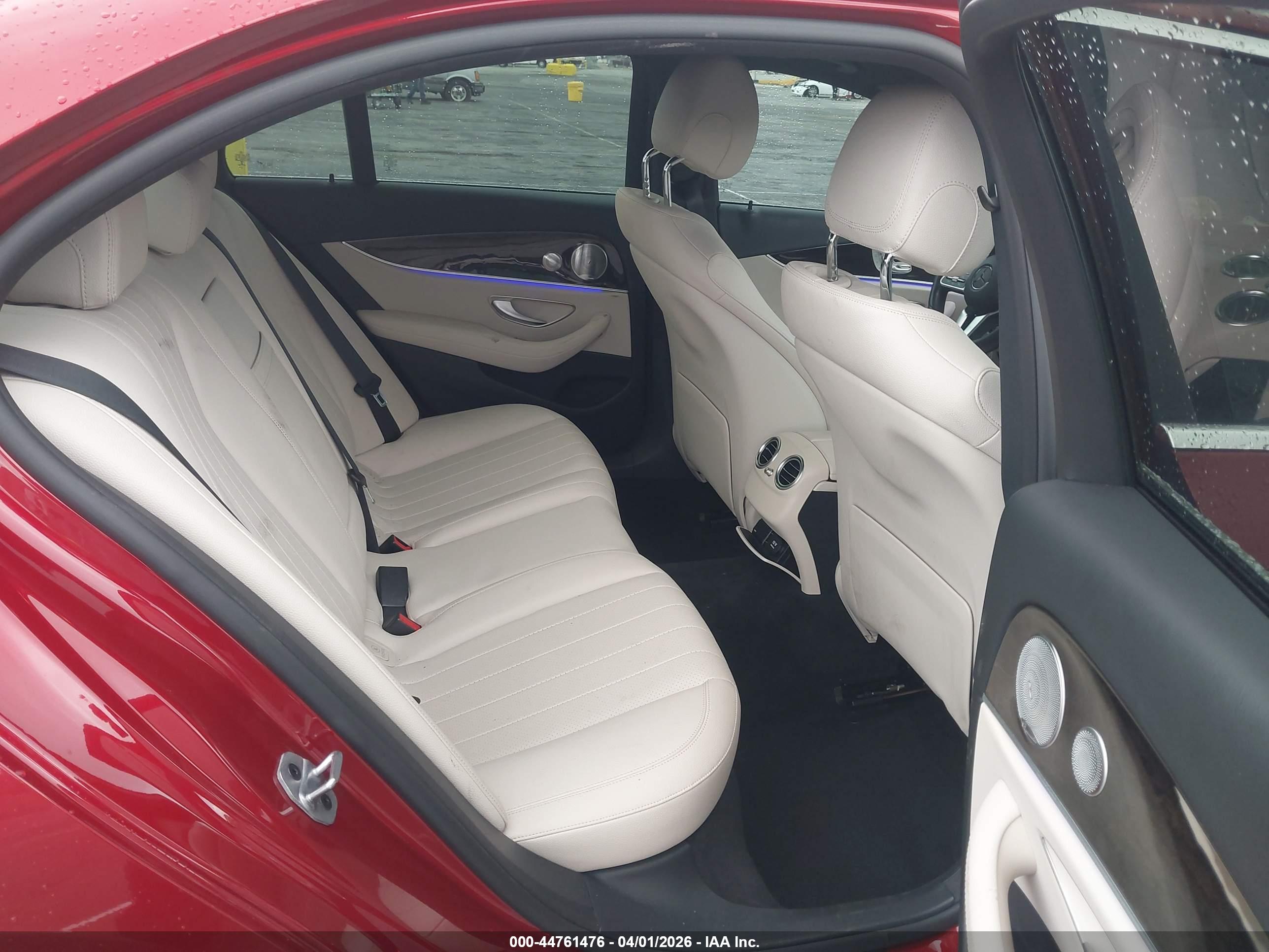 MERCEDES-BENZ E image 8