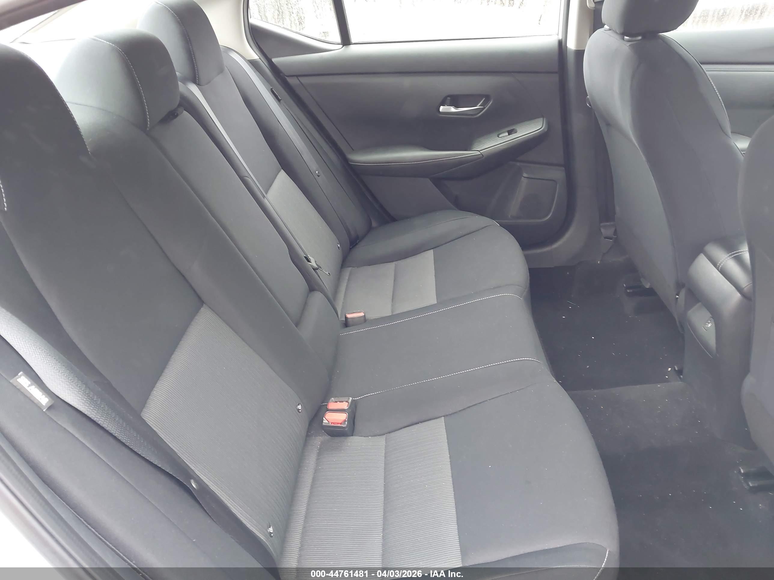 NISSAN SENTRA image 8