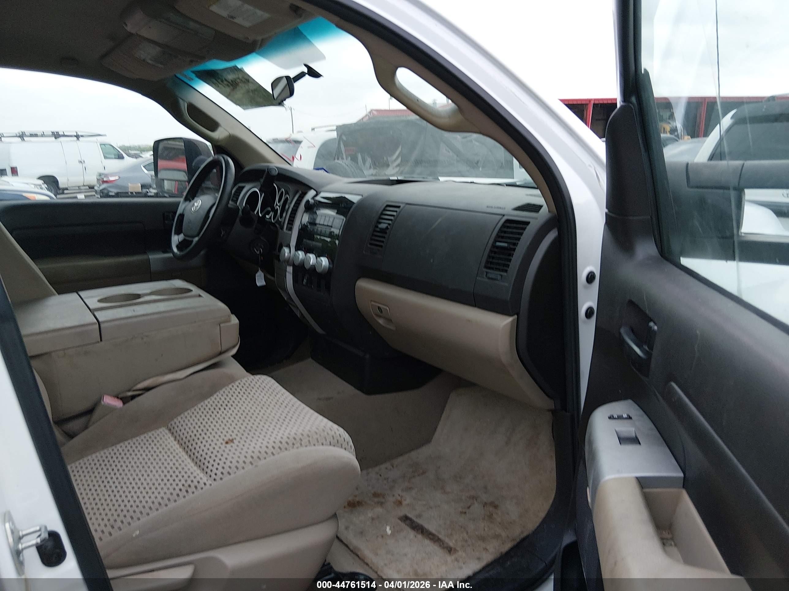 TOYOTA TUNDRA image 5