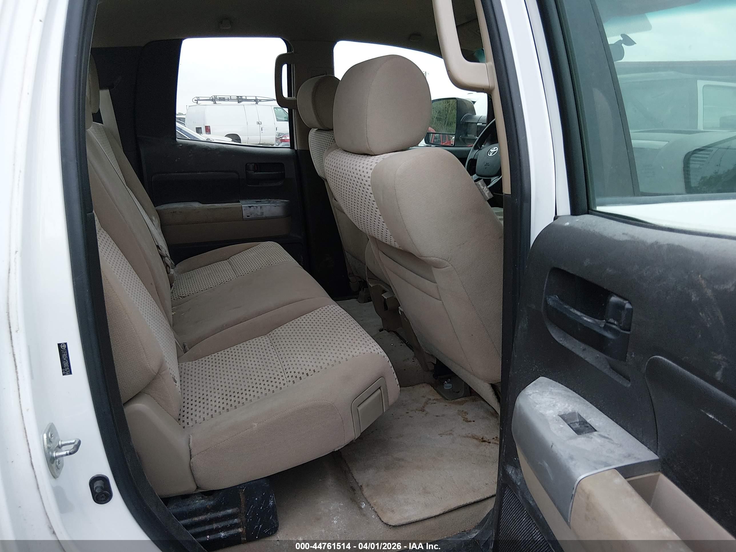 TOYOTA TUNDRA image 8