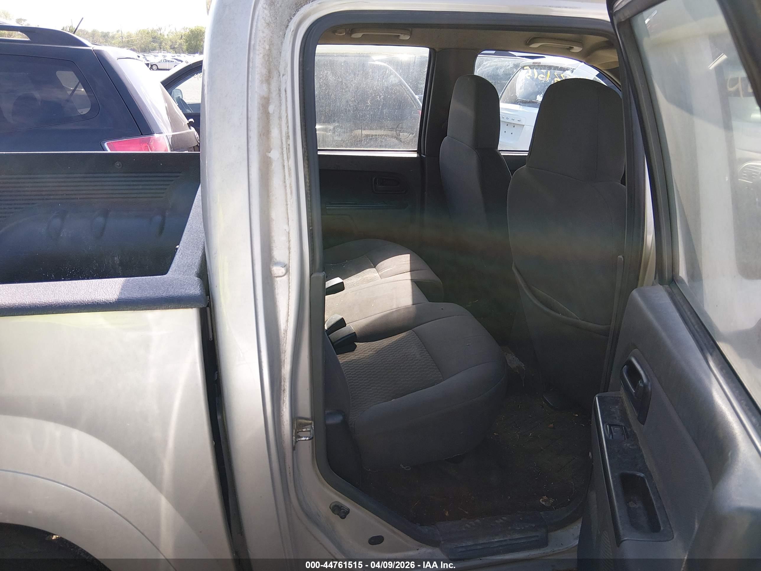 GMC CANYON image 8