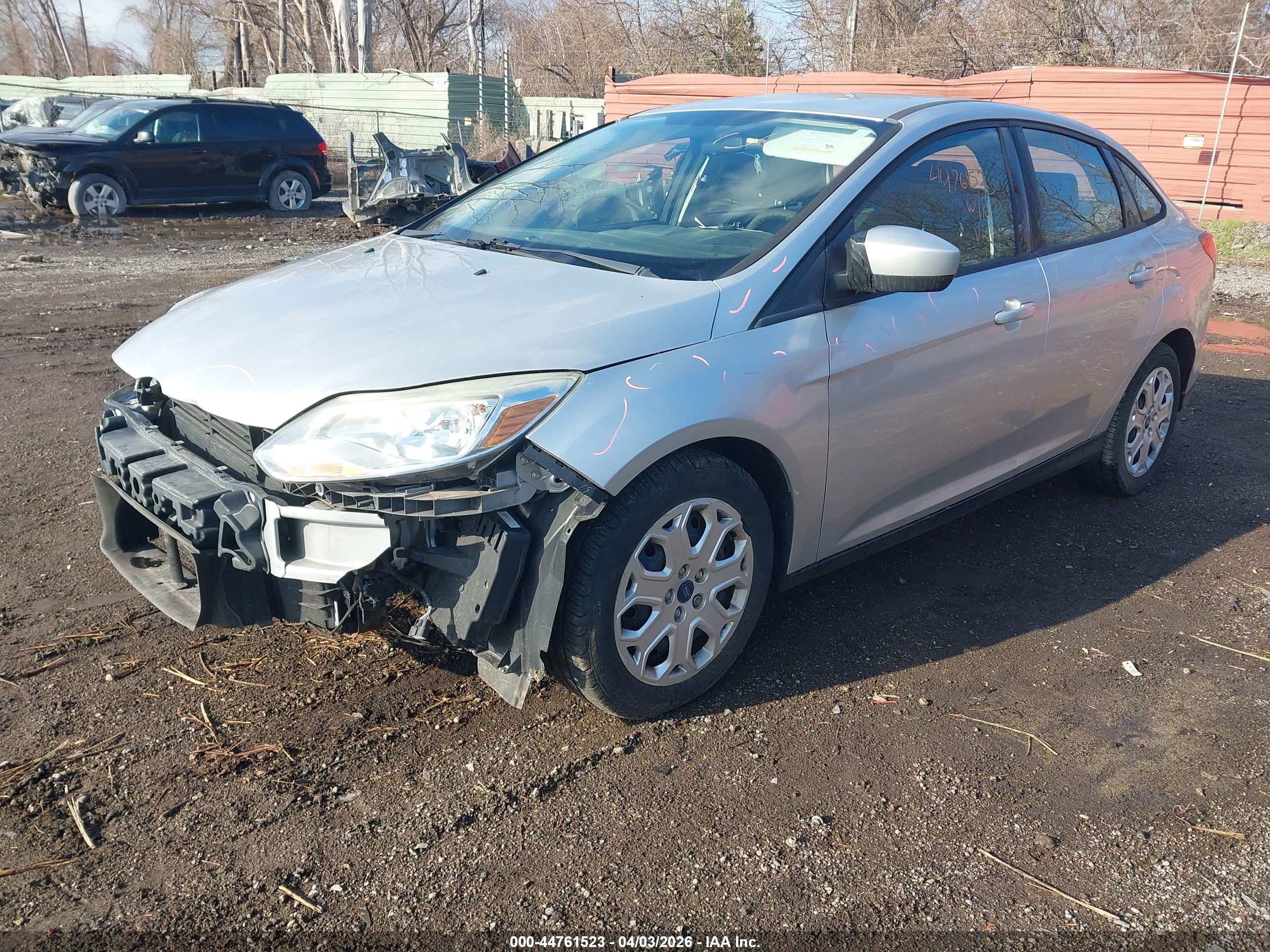 FORD FOCUS image 2