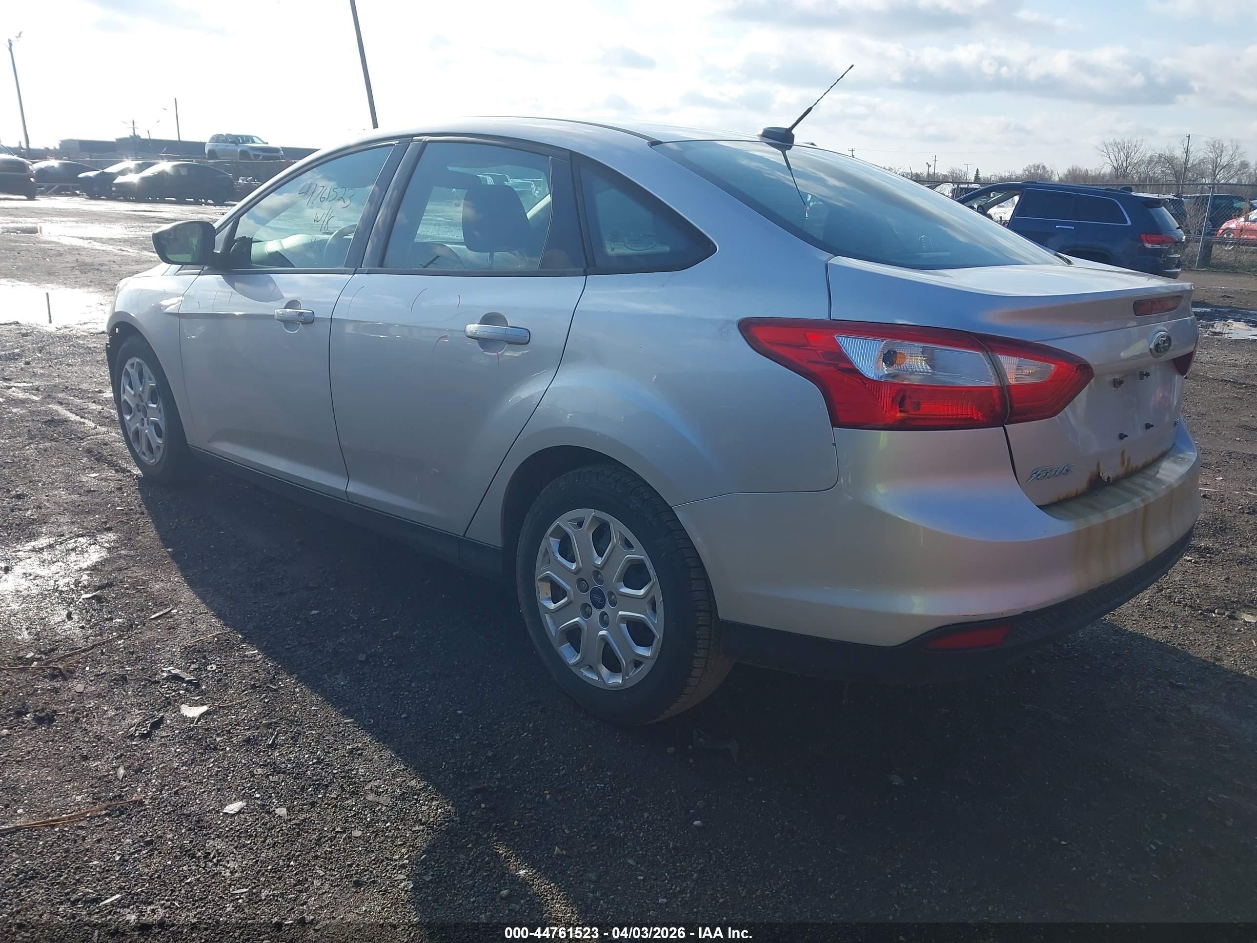 FORD FOCUS image 3