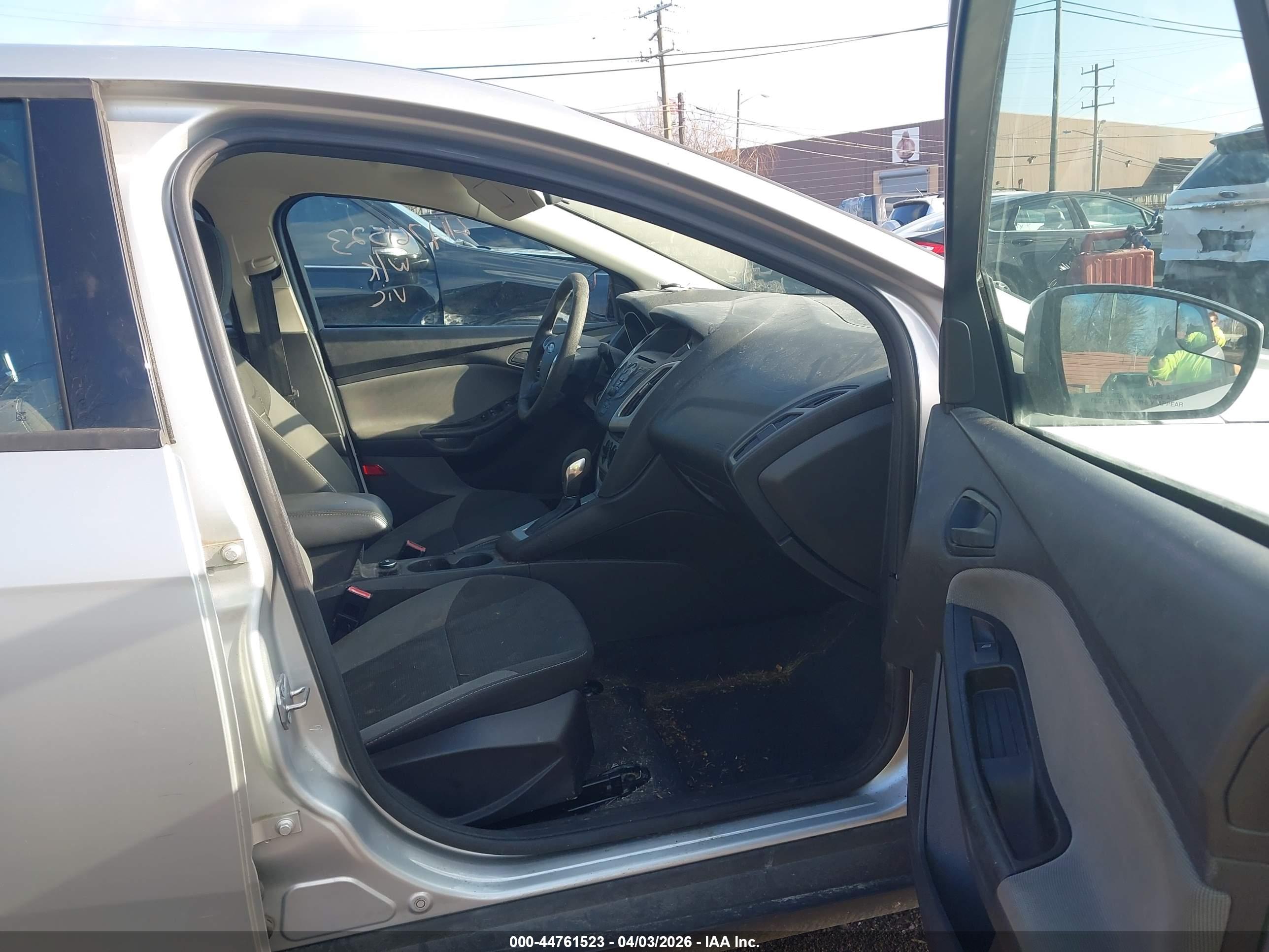 FORD FOCUS image 5