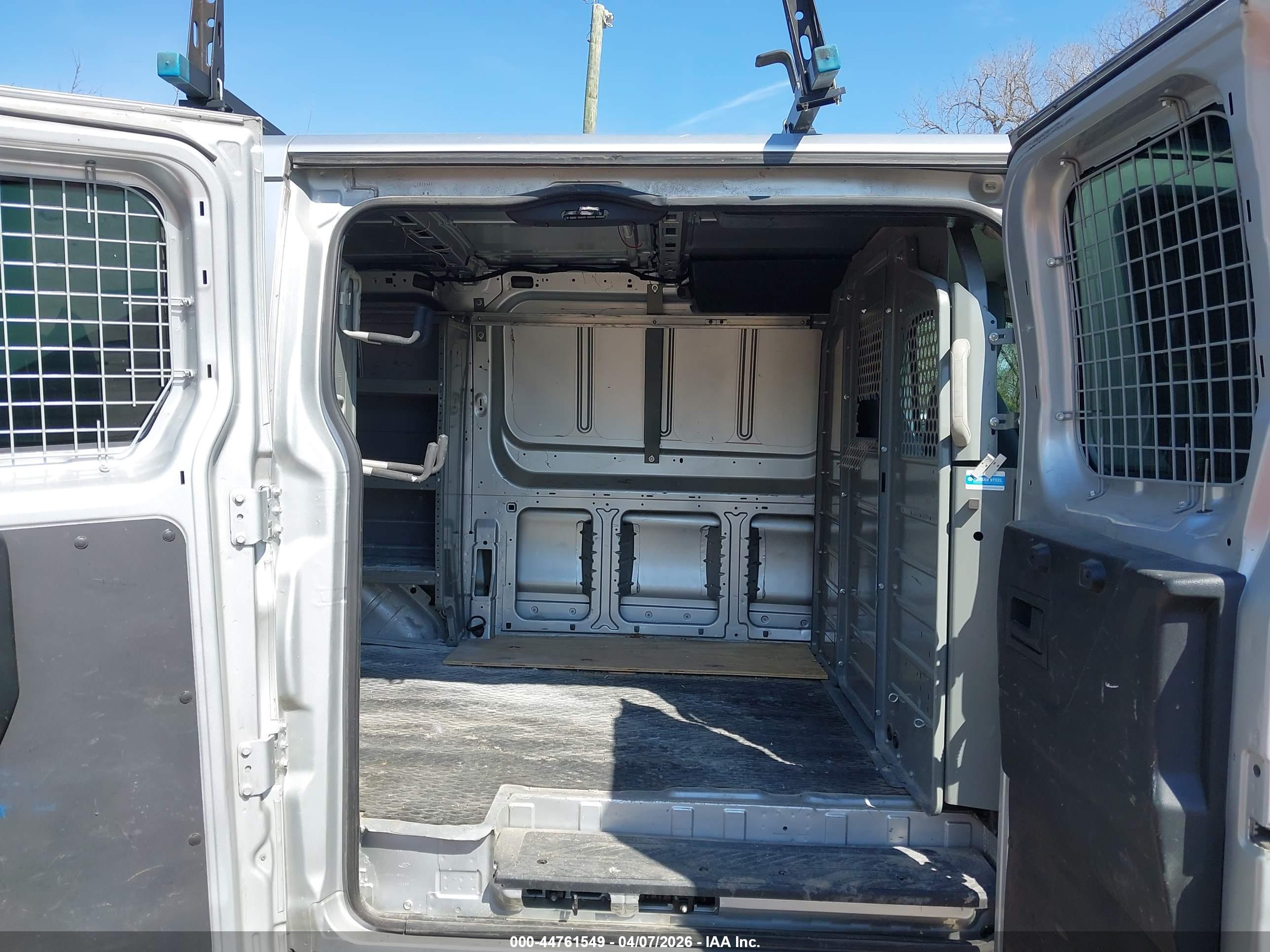 FORD TRANSIT-250 image 8