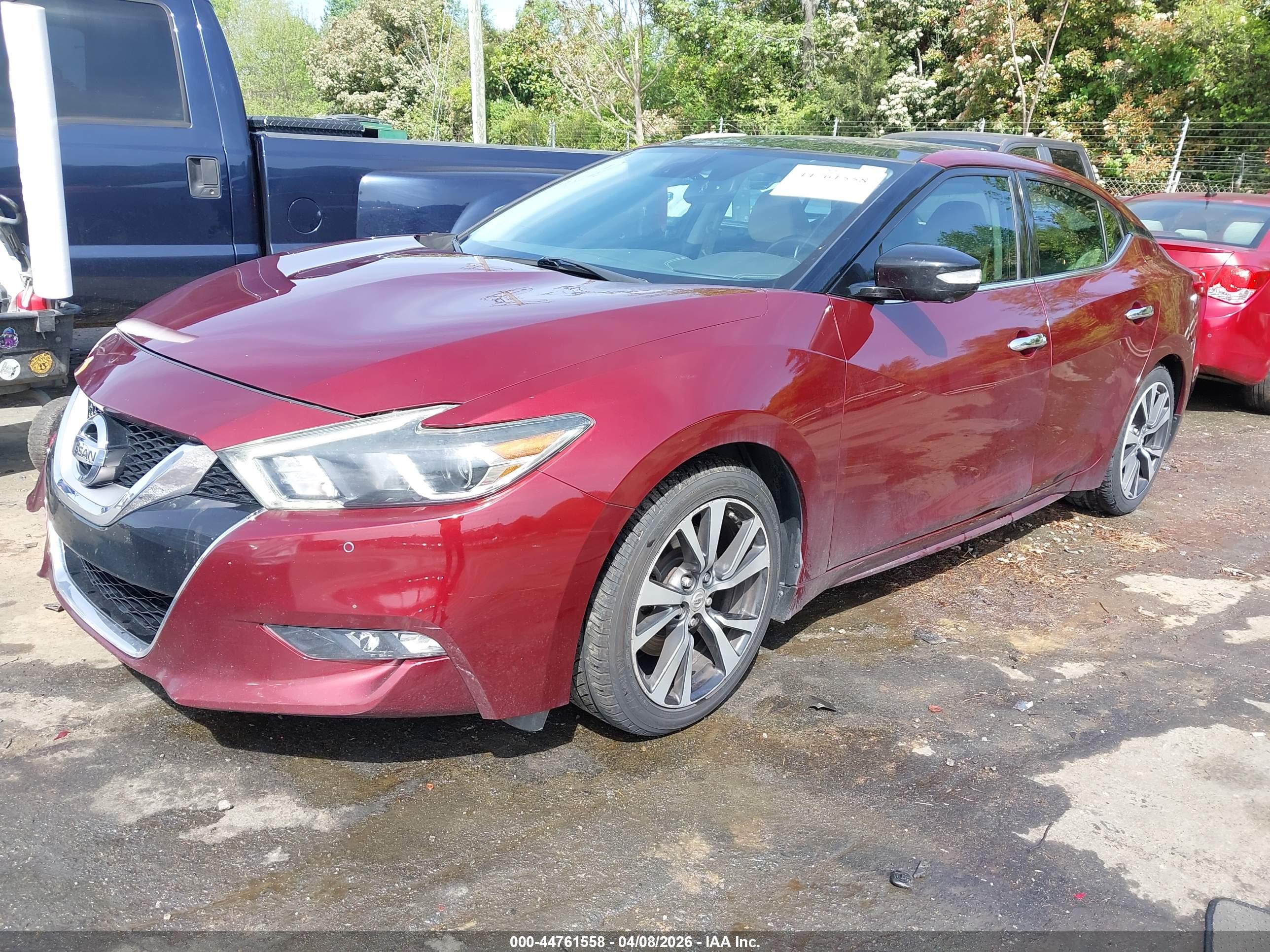NISSAN MAXIMA image 2