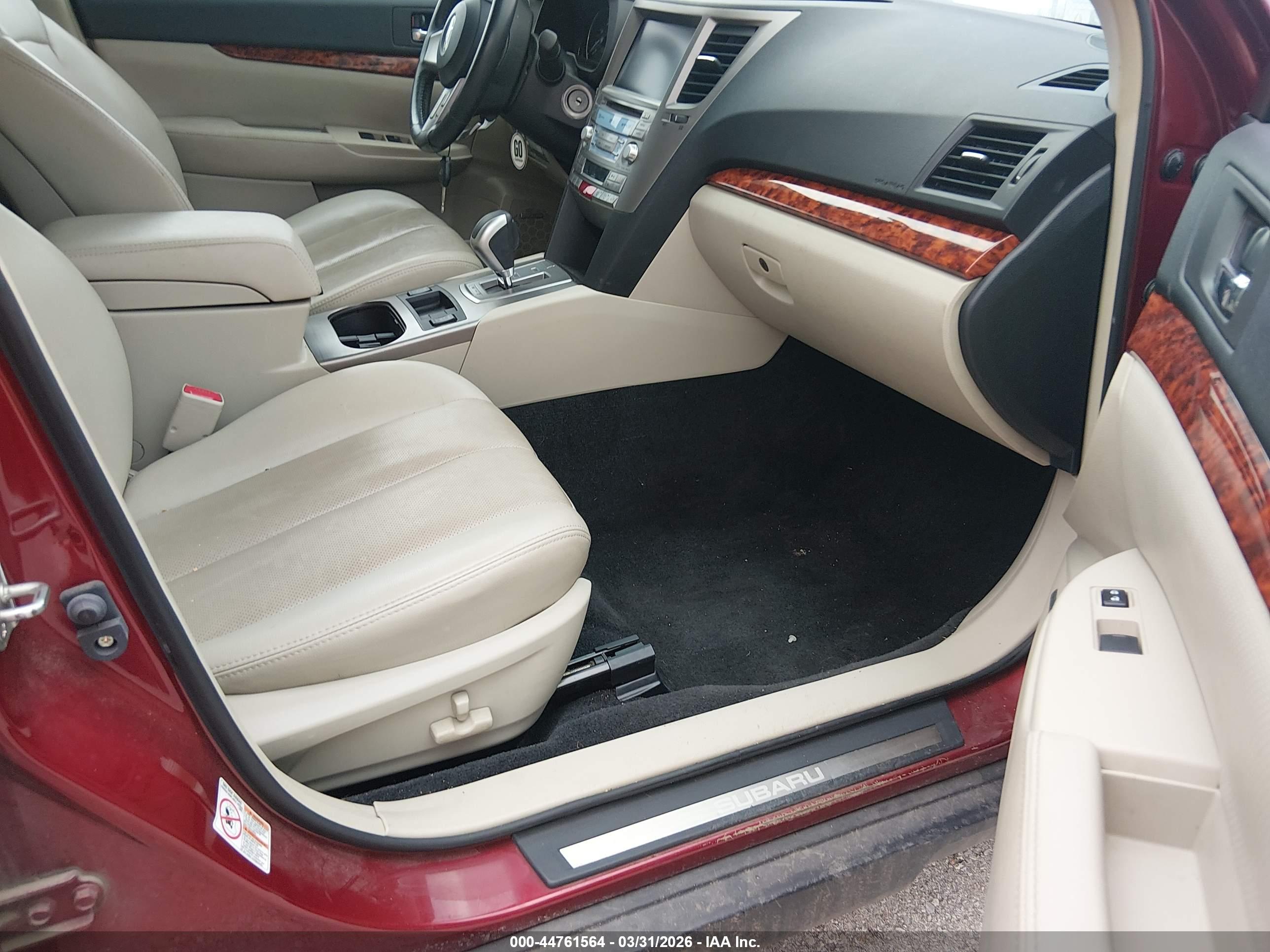 SUBARU OUTBACK image 5