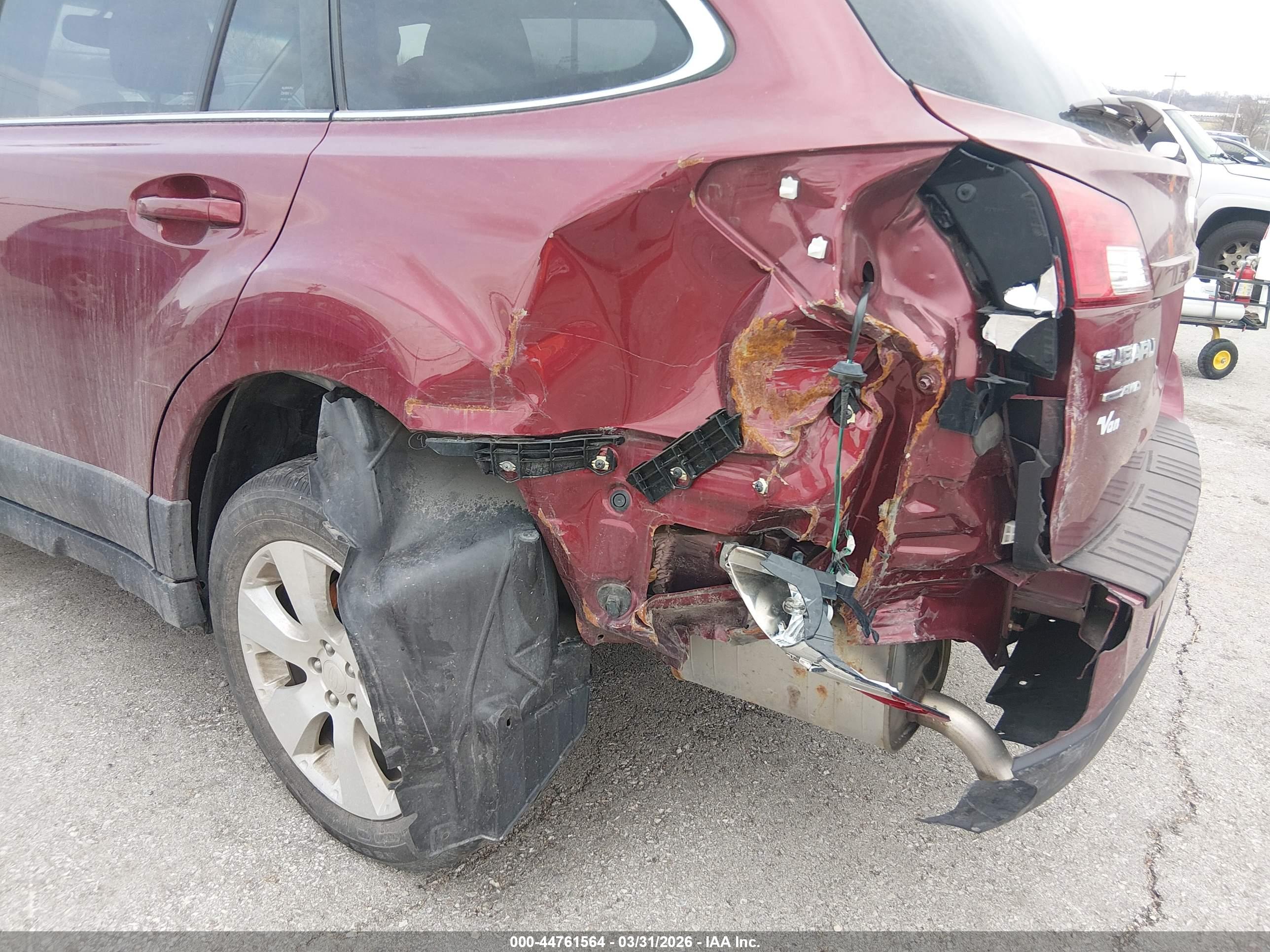 SUBARU OUTBACK image 6