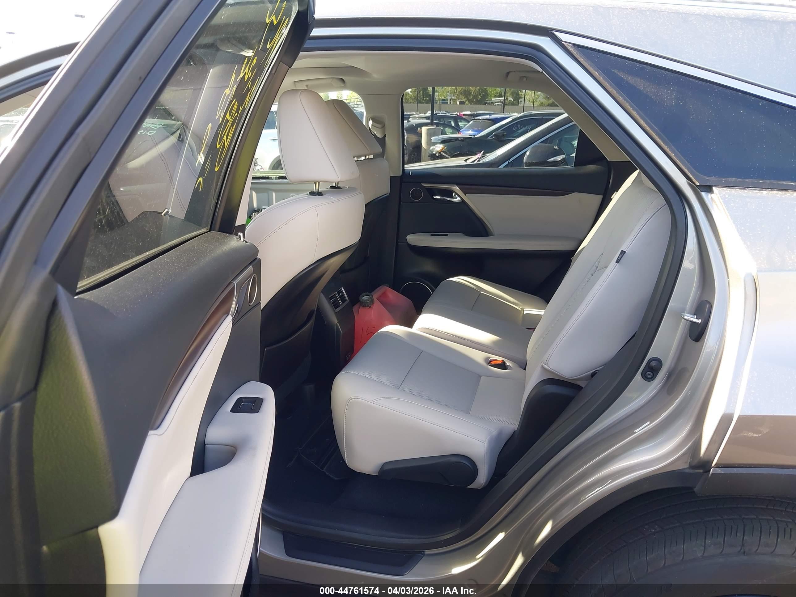 LEXUS RX image 8