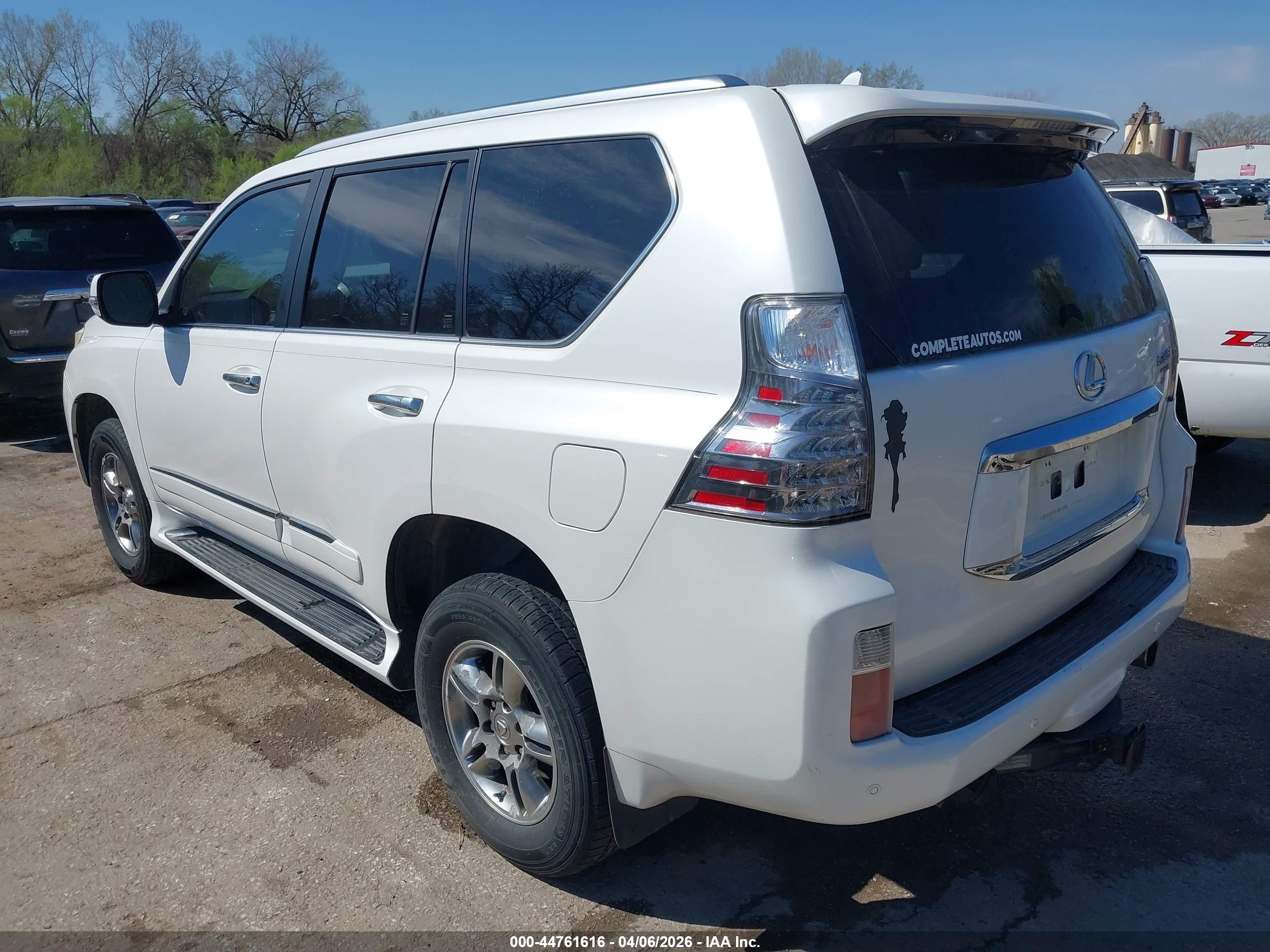 LEXUS GX image 3