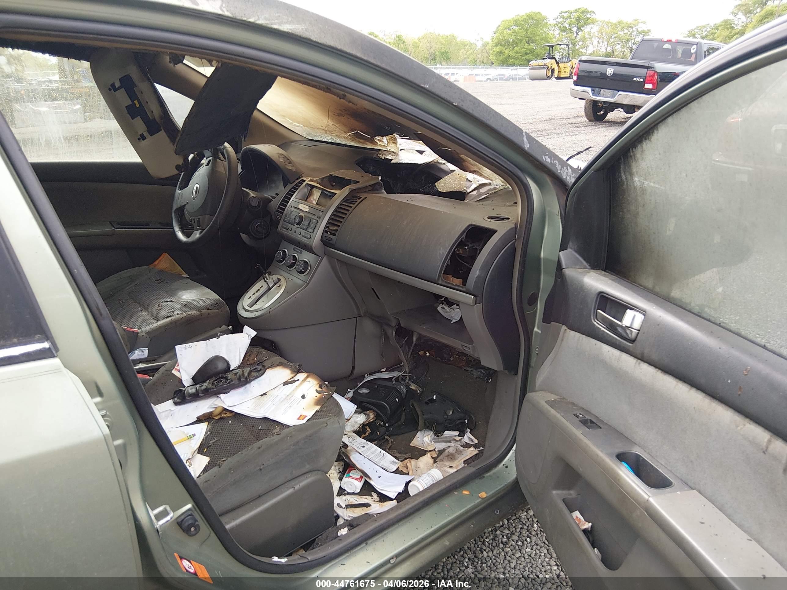 NISSAN SENTRA image 5
