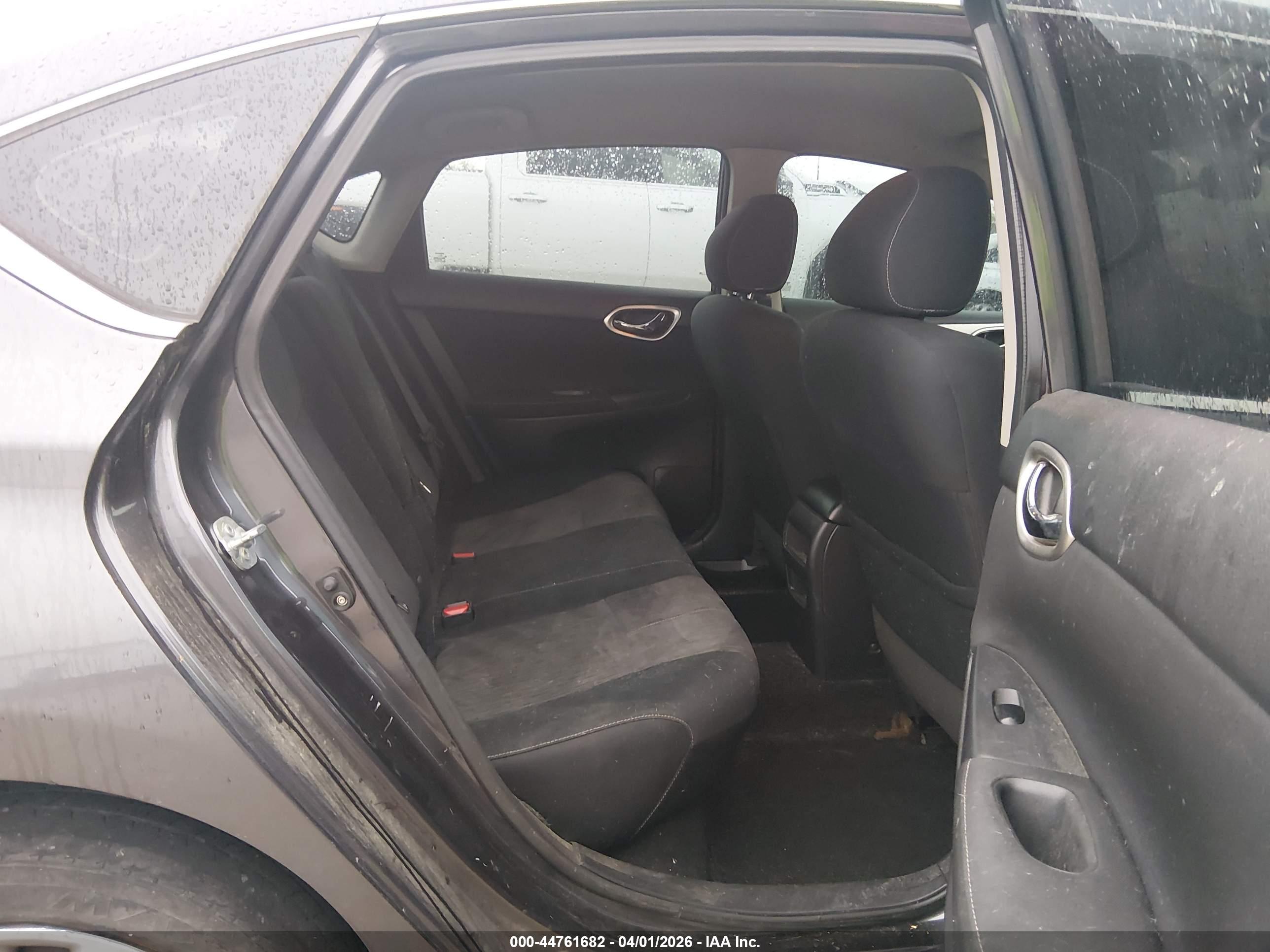 NISSAN SENTRA image 8