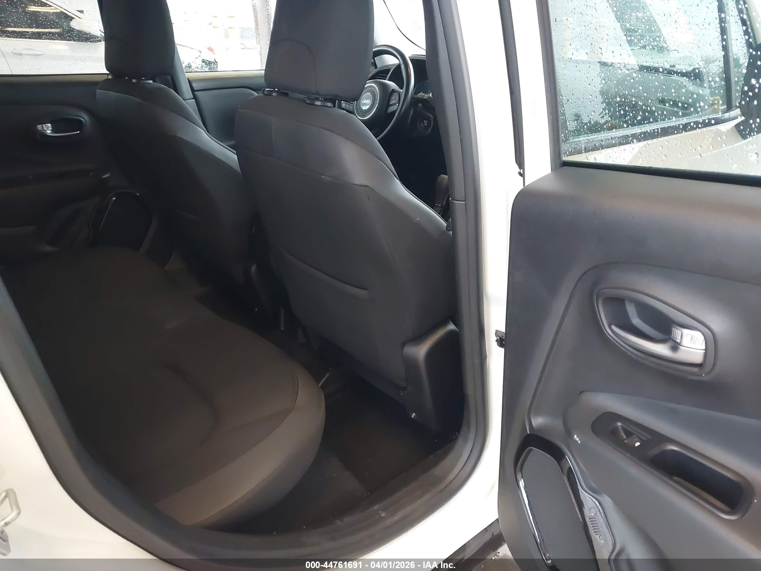 JEEP RENEGADE image 8