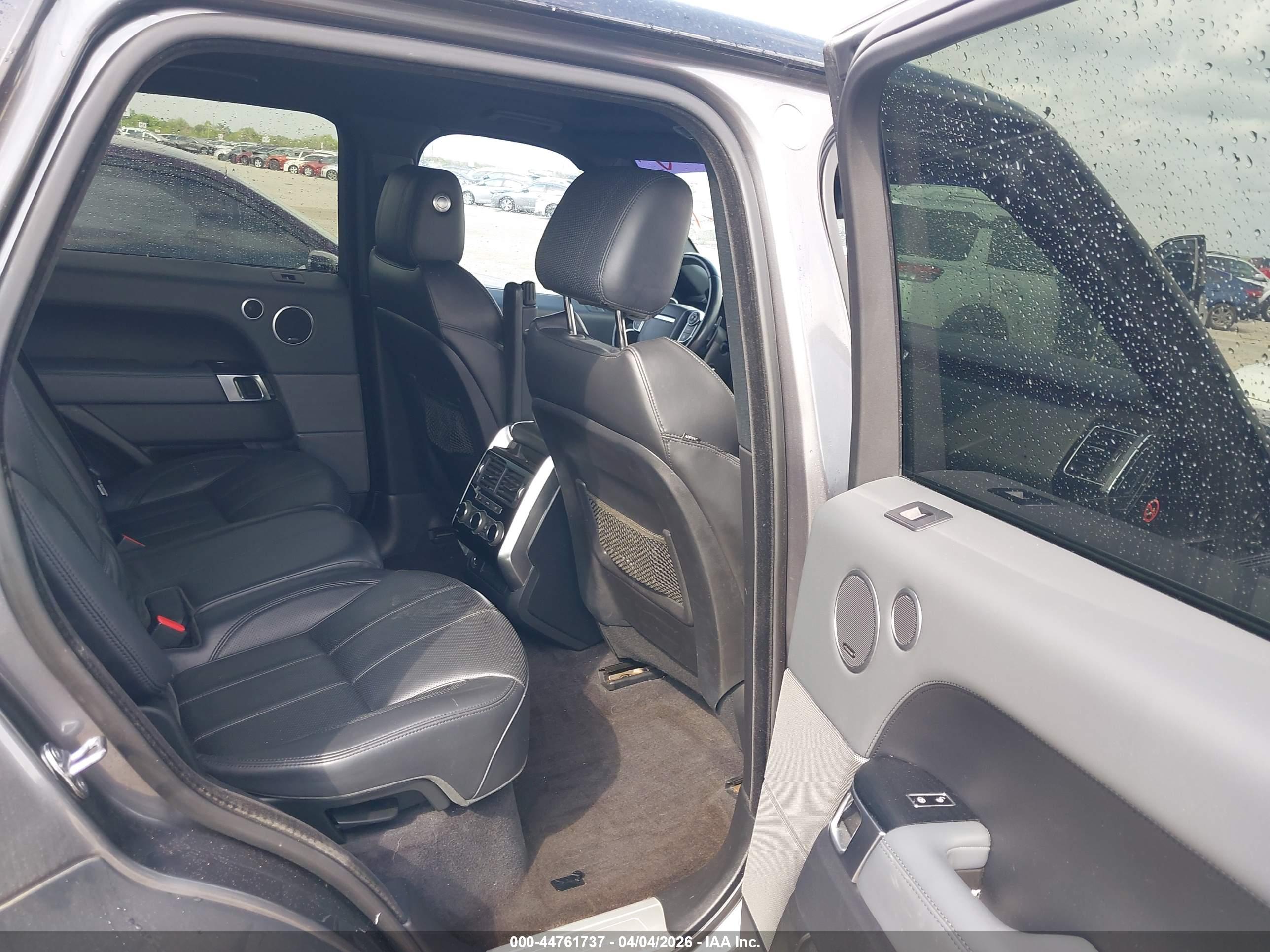 LAND ROVER image 8