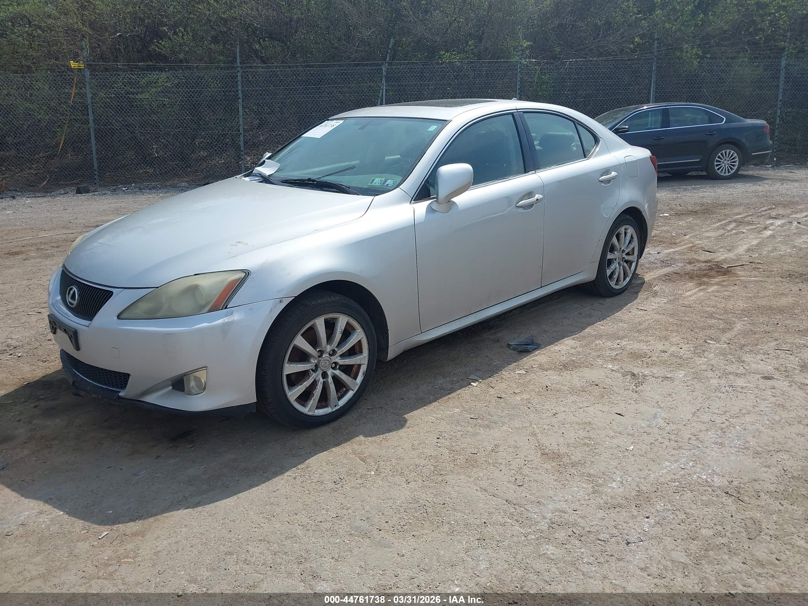 LEXUS IS image 2