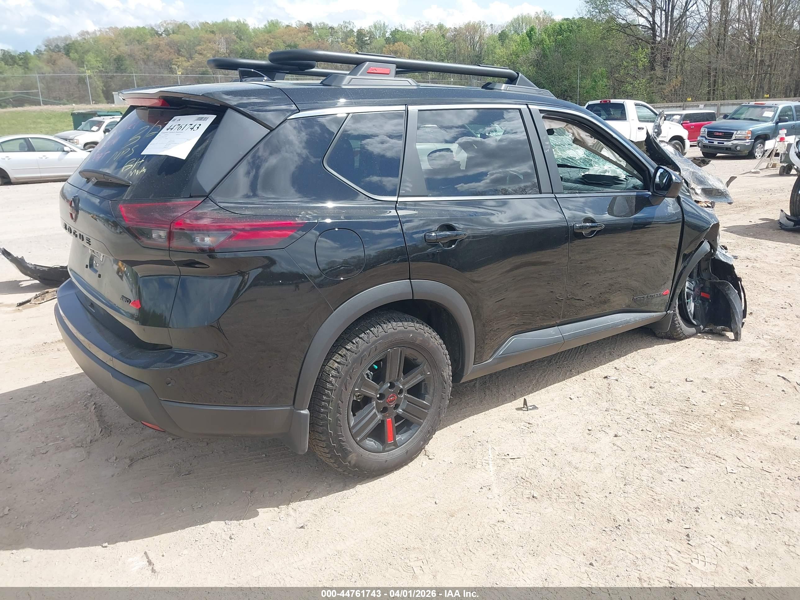 NISSAN ROGUE image 4