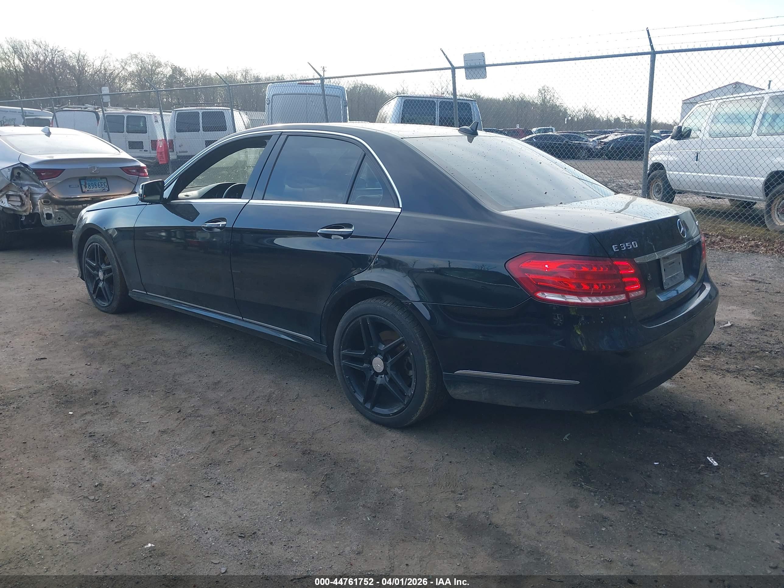 MERCEDES-BENZ E image 3
