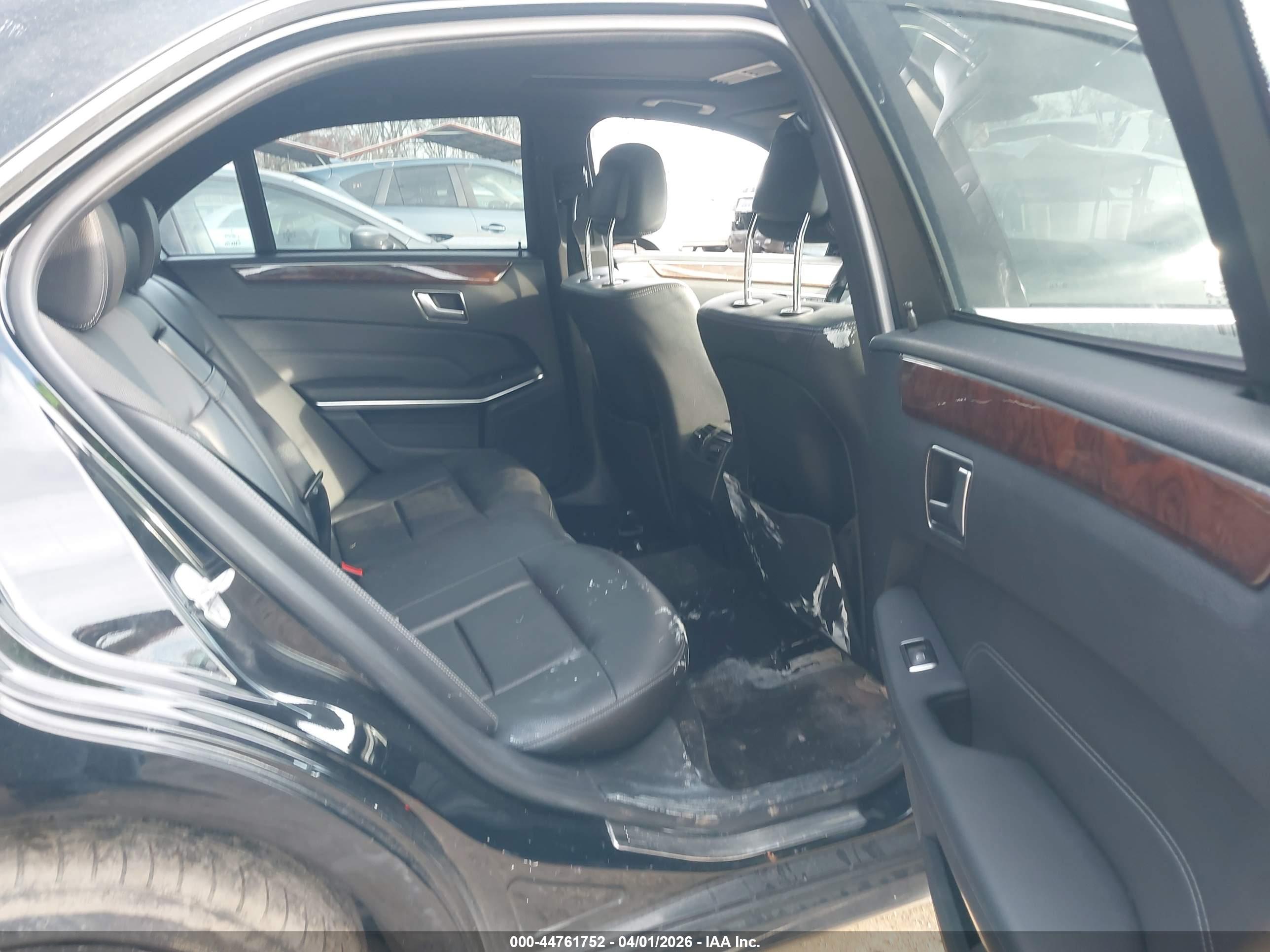 MERCEDES-BENZ E image 8