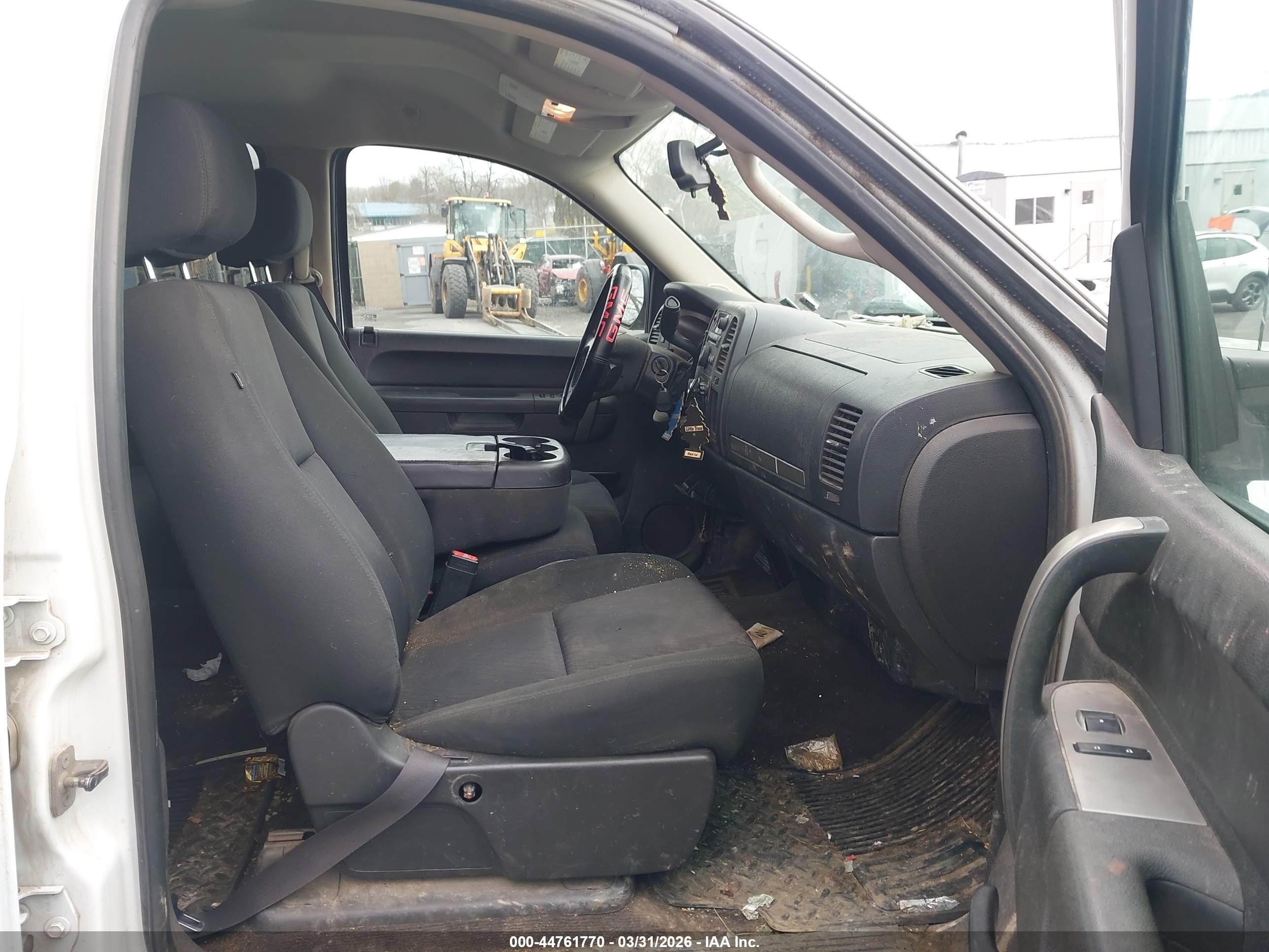 GMC SIERRA image 5