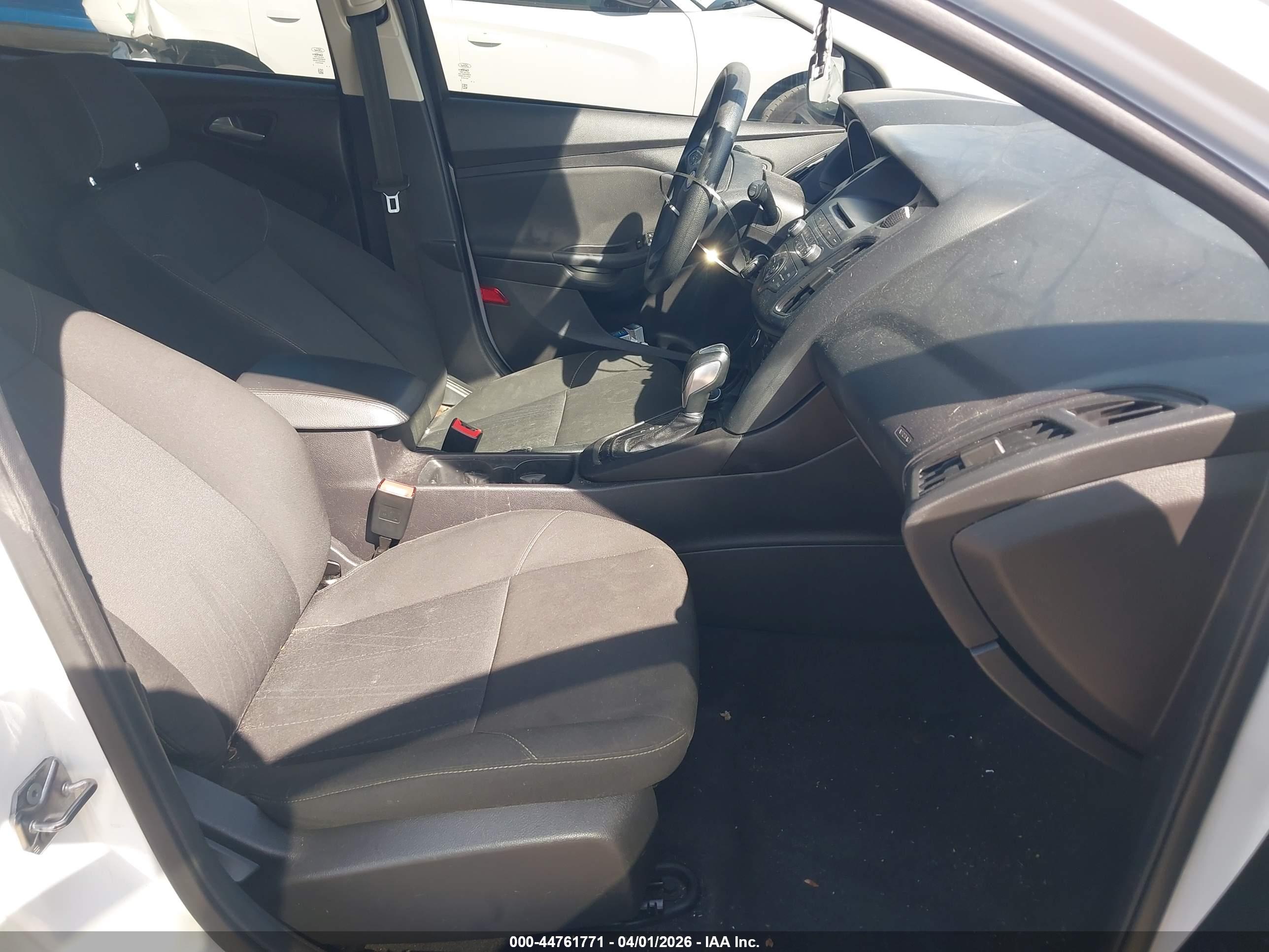 FORD FOCUS image 5