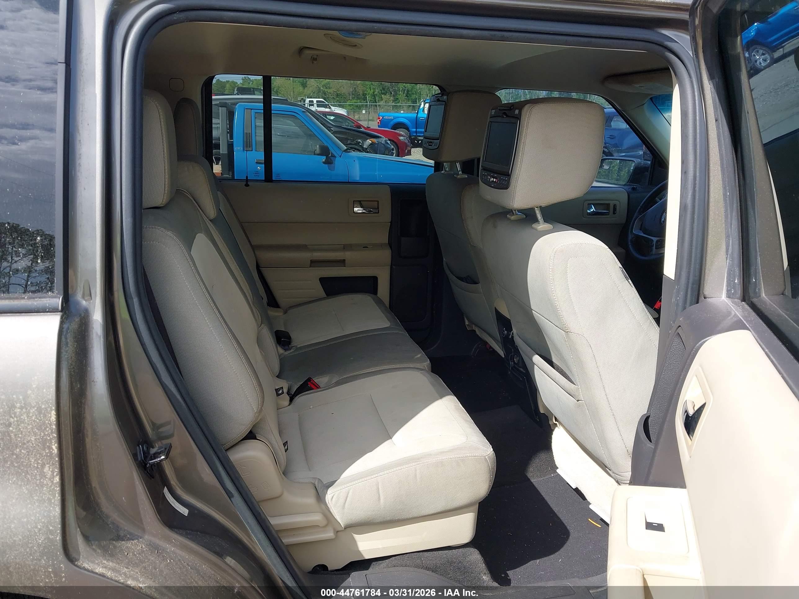 FORD FLEX image 8