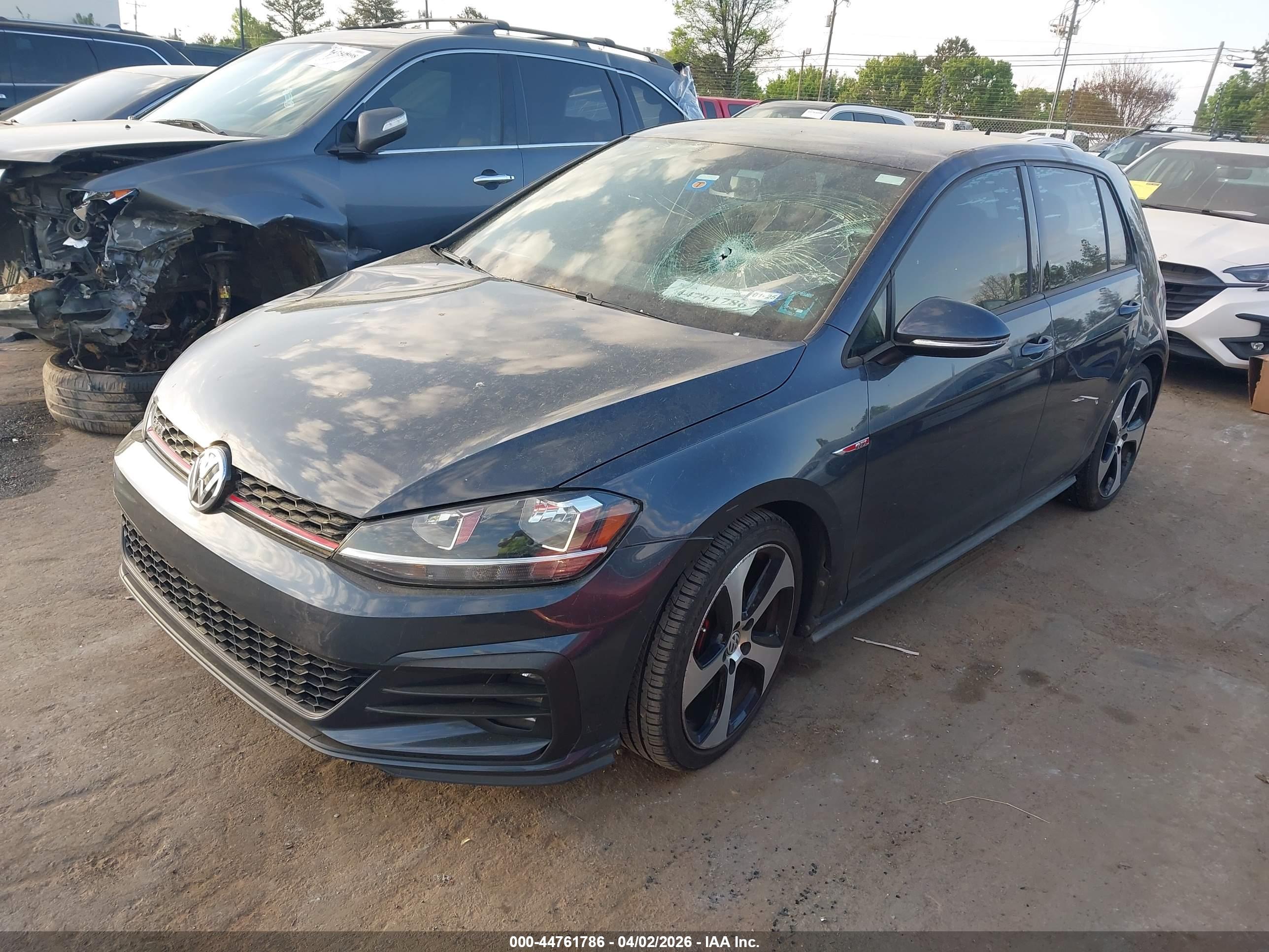 VOLKSWAGEN GOLF image 2