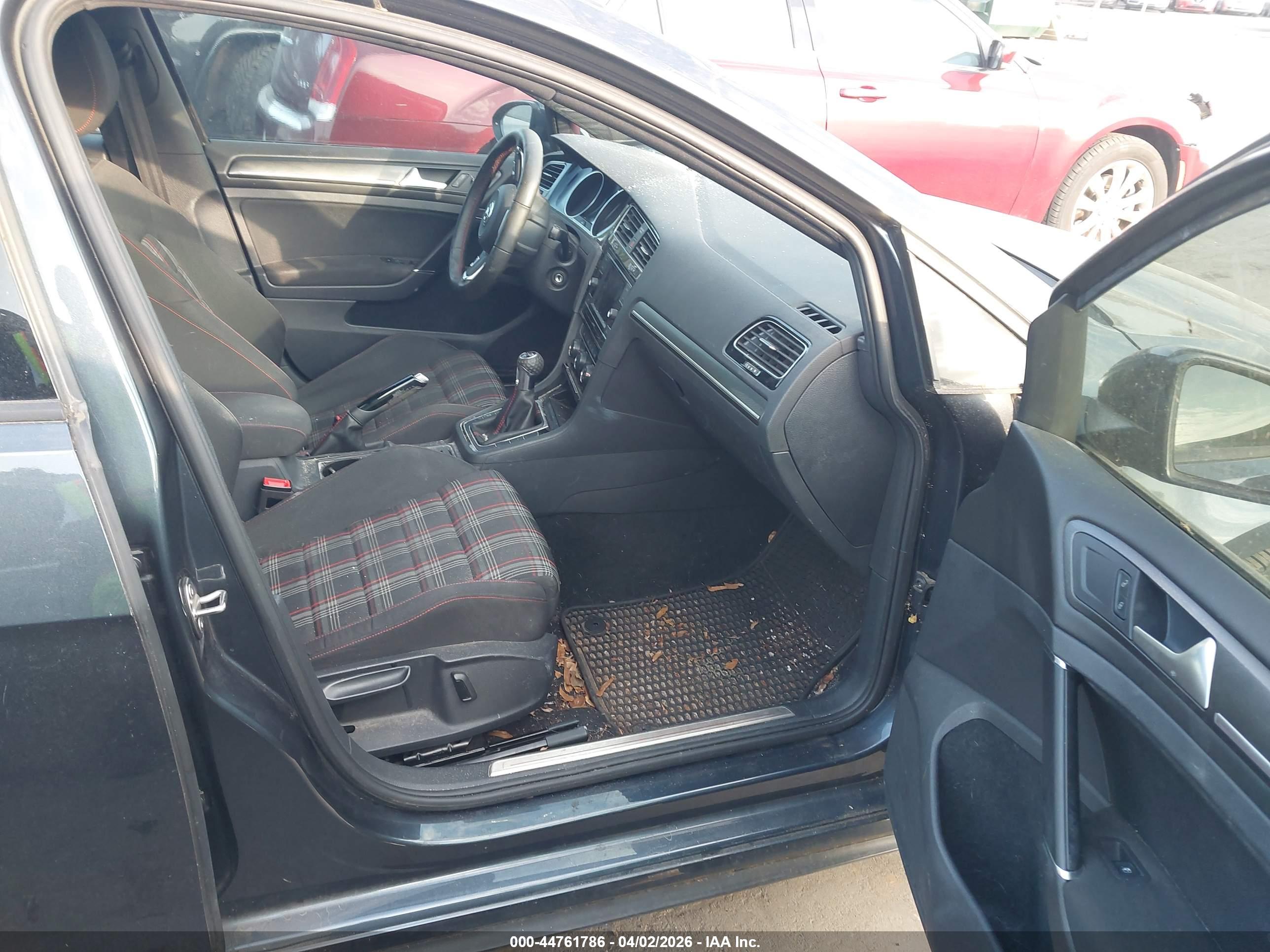 VOLKSWAGEN GOLF image 5