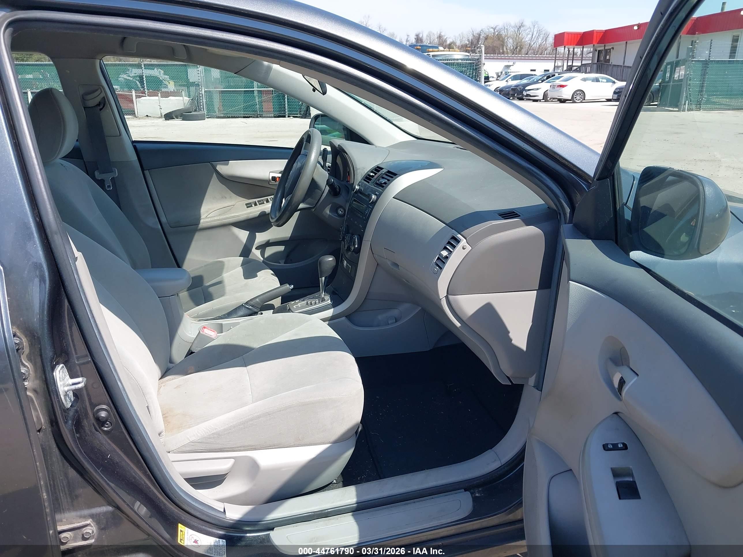 TOYOTA COROLLA image 5