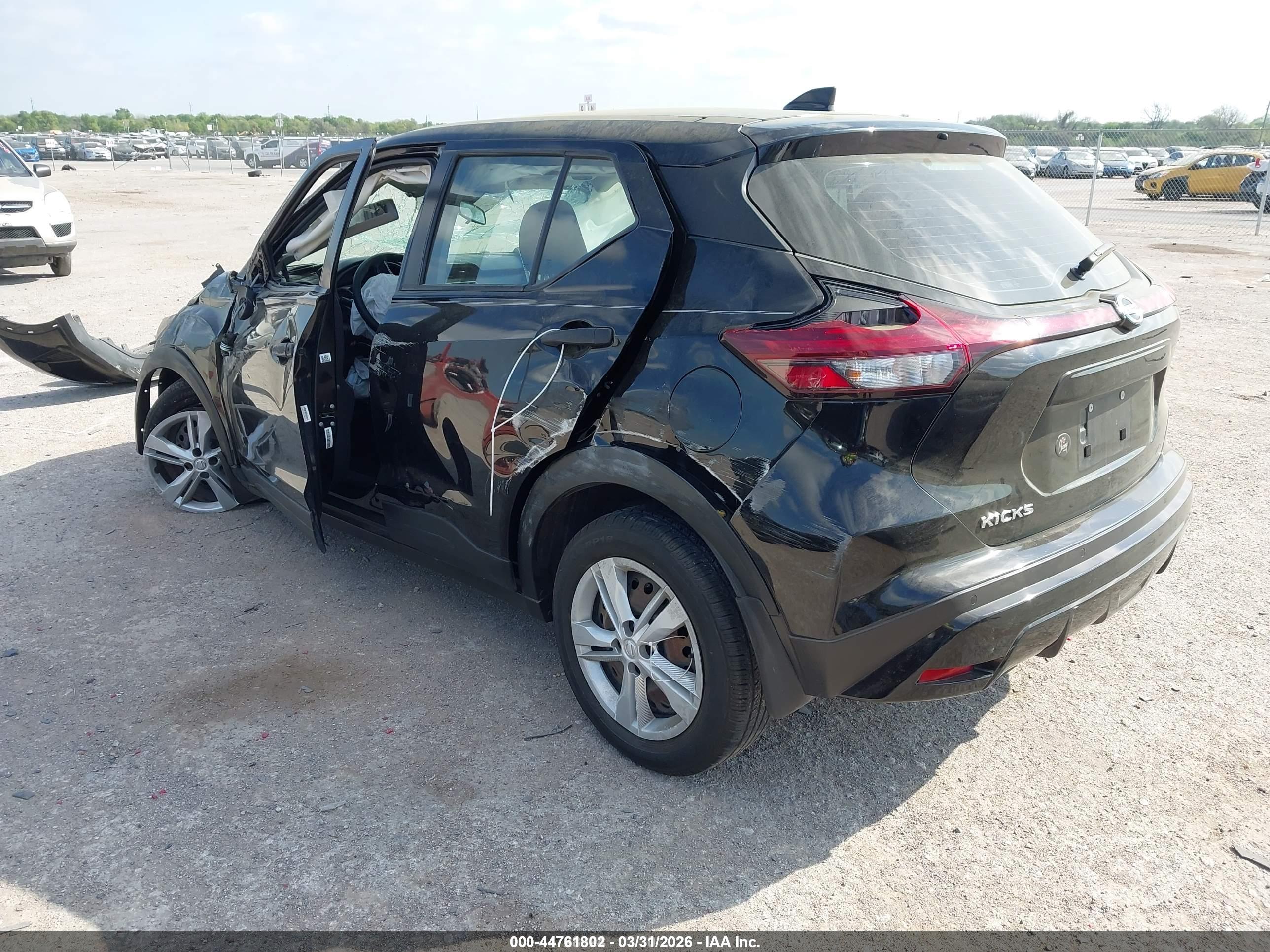 NISSAN KICKS image 3