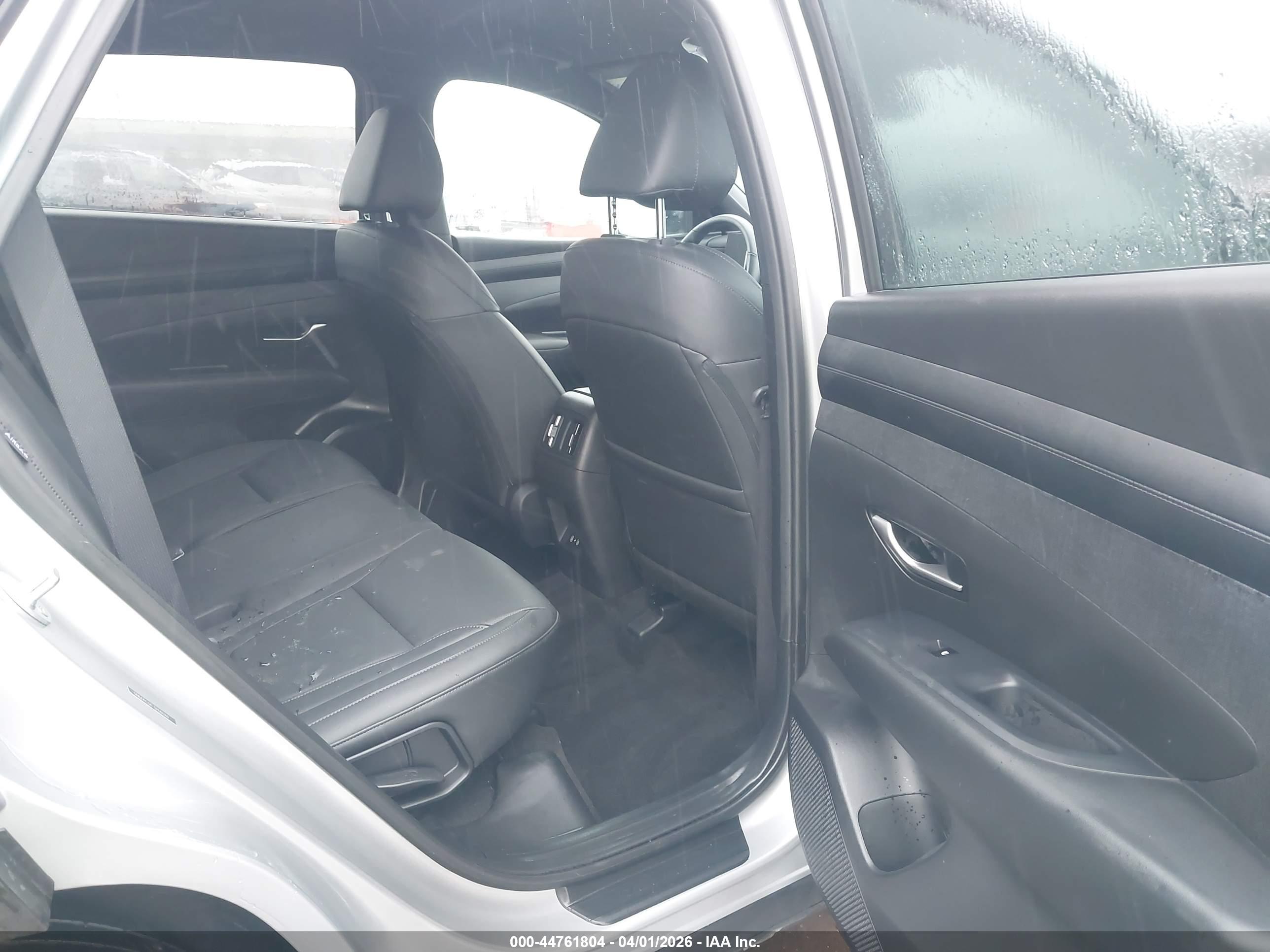 HYUNDAI TUCSON image 8