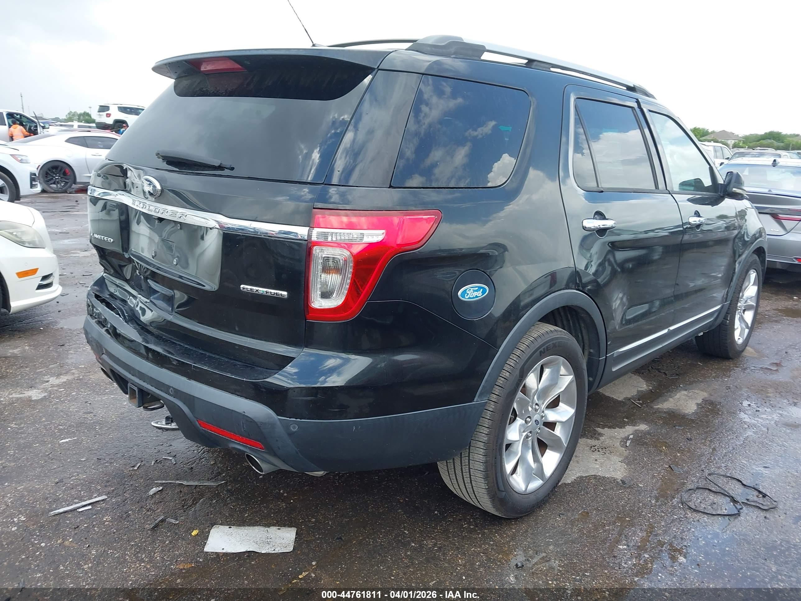 FORD EXPLORER image 4