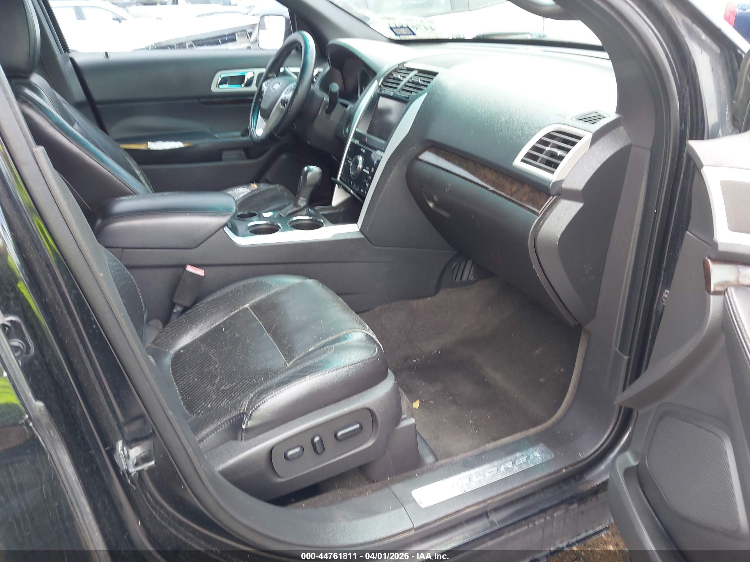 FORD EXPLORER image 5