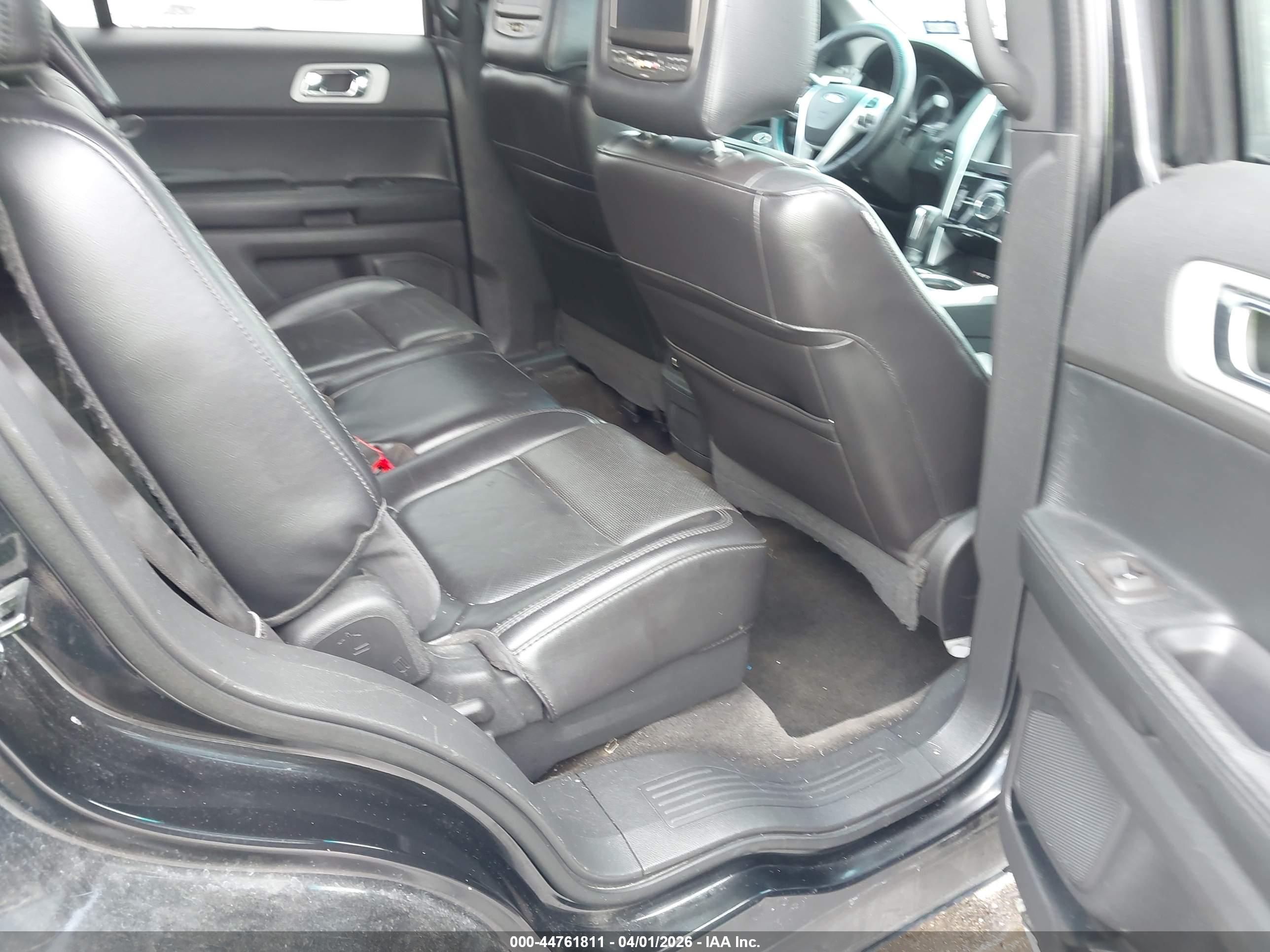 FORD EXPLORER image 8
