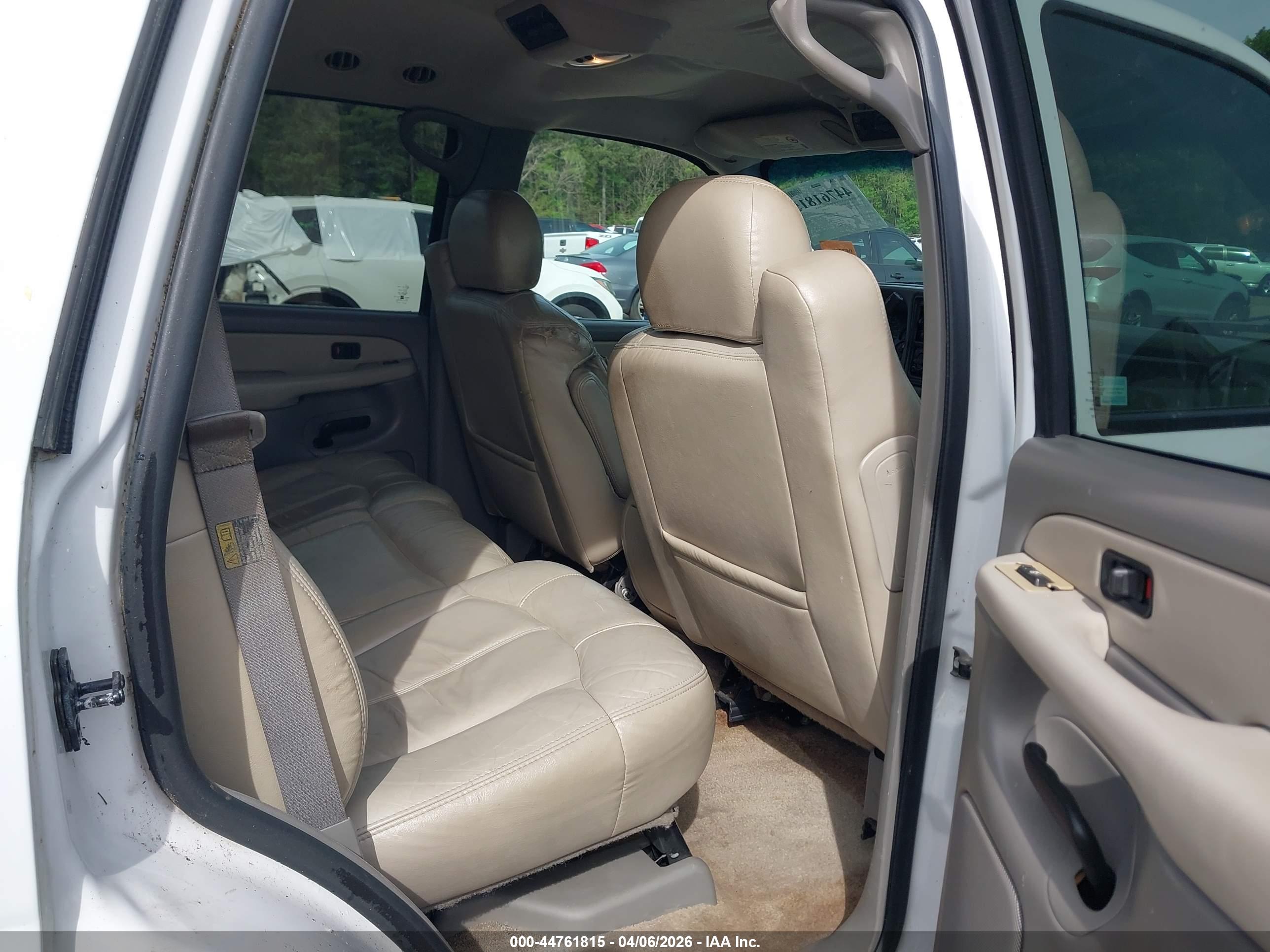 CHEVROLET TAHOE image 8