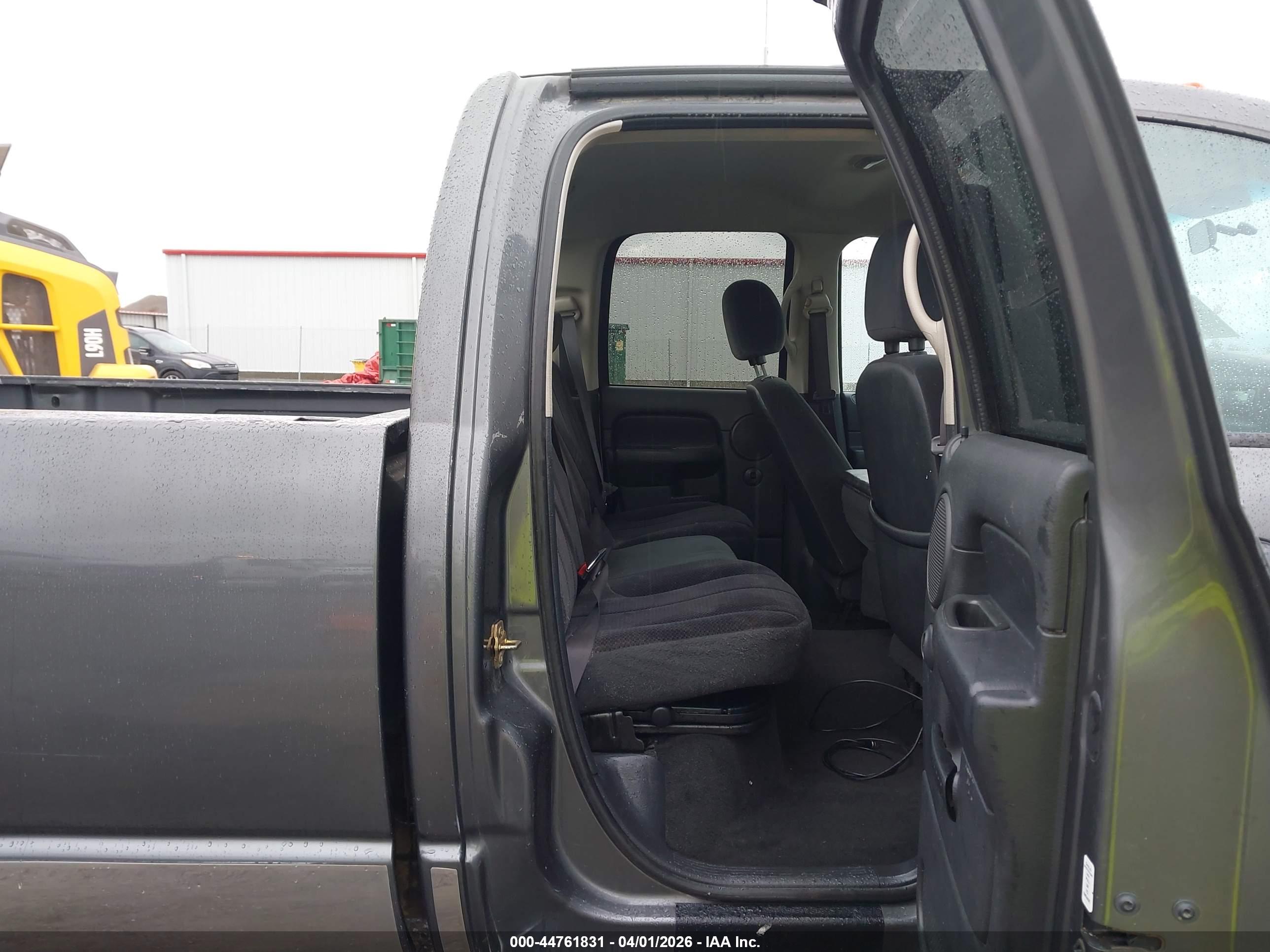 DODGE RAM image 8