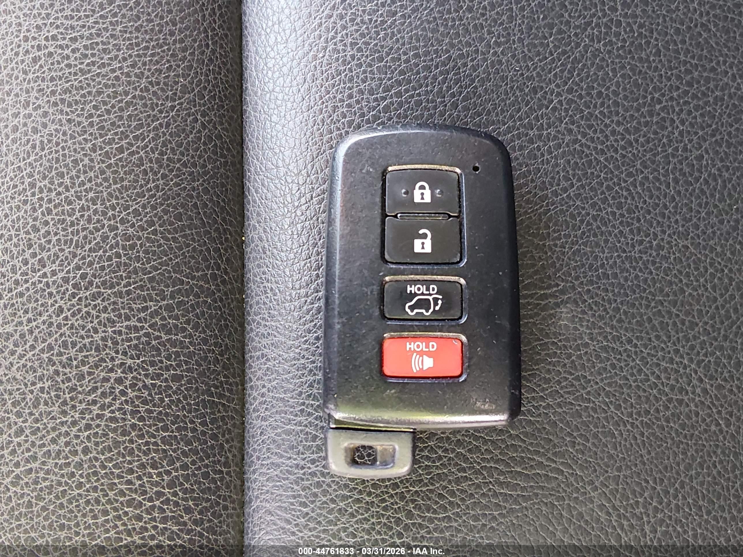 TOYOTA RAV4 image 11