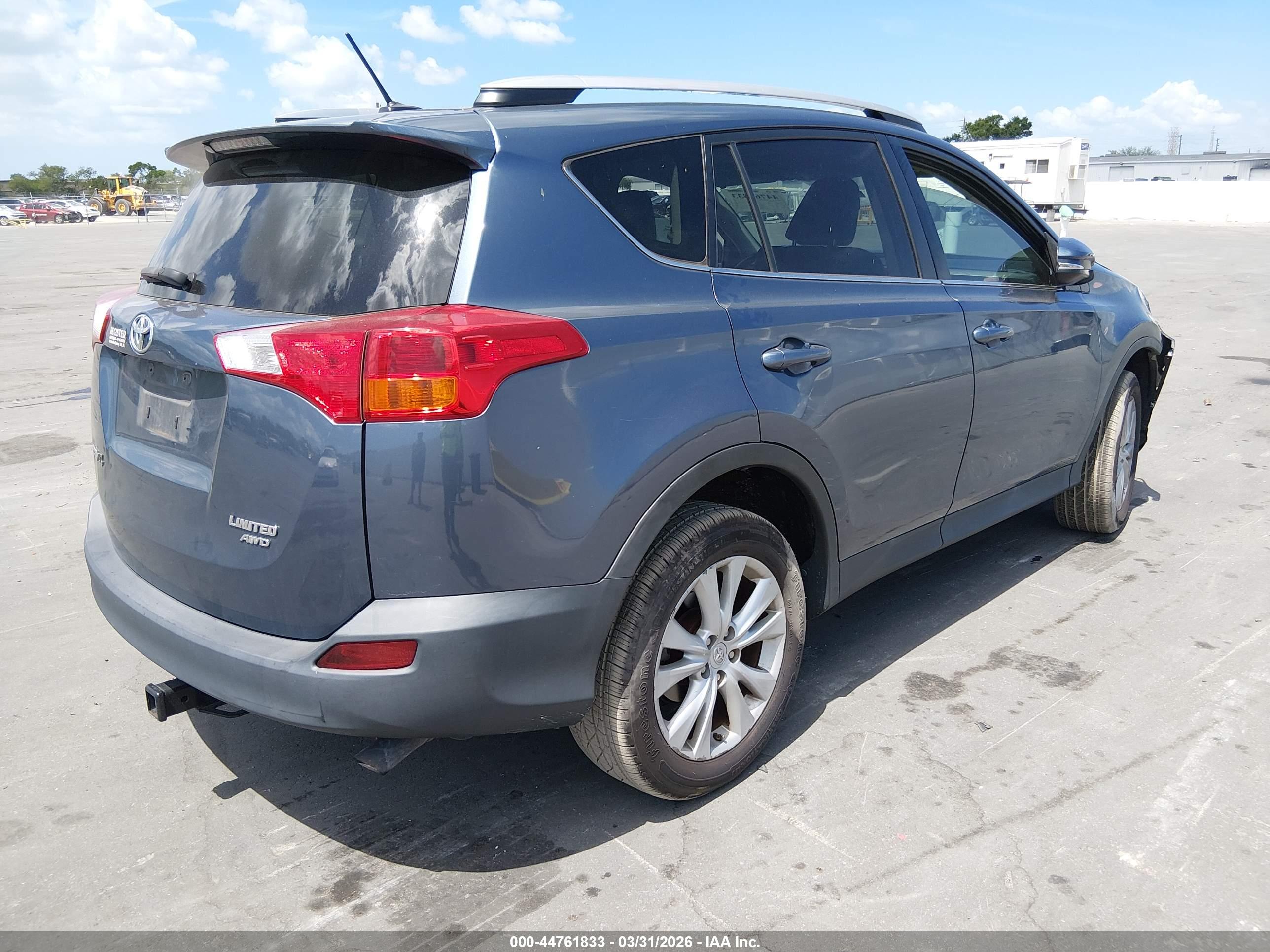 TOYOTA RAV4 image 4