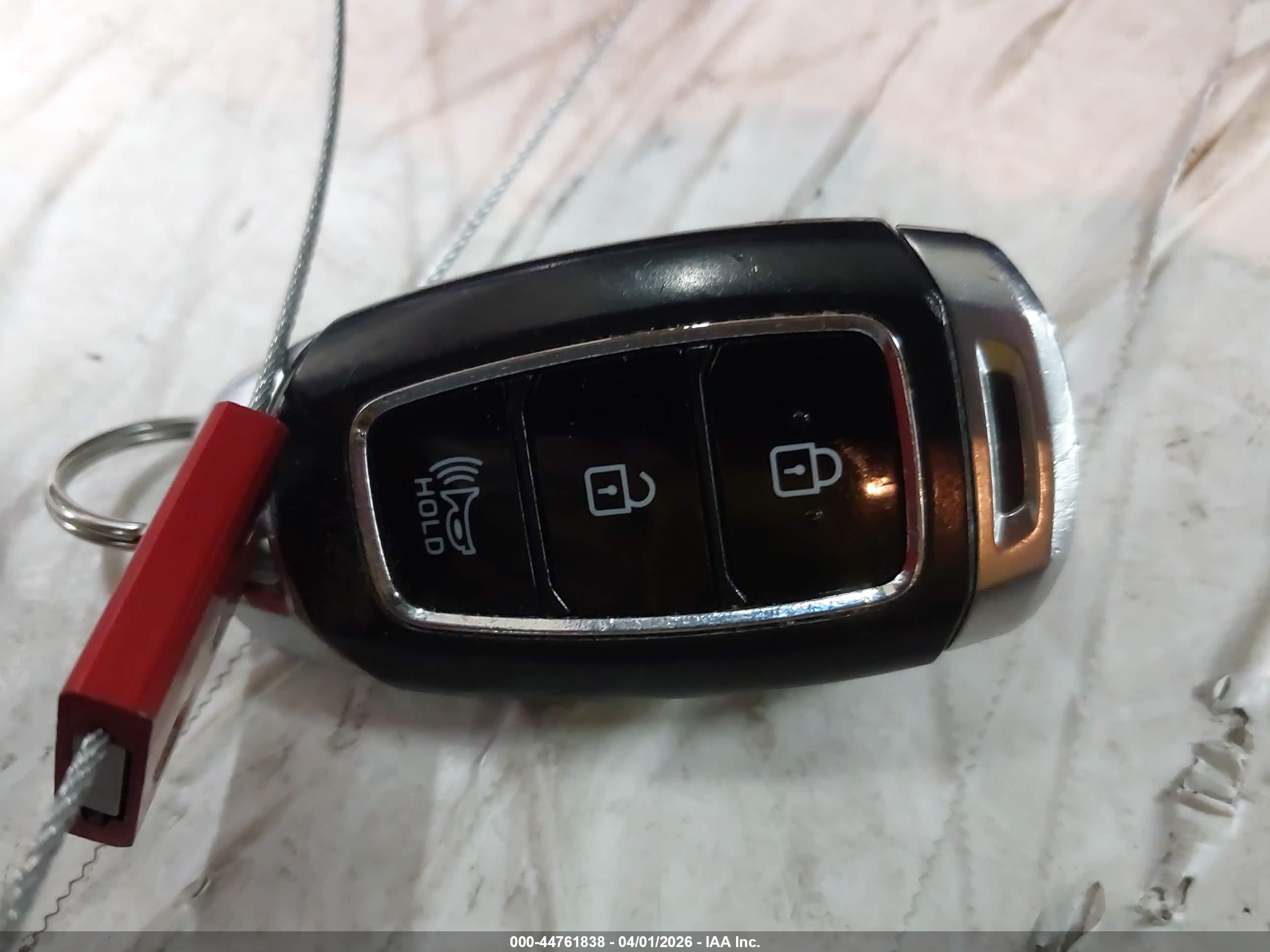HYUNDAI SANTA image 11